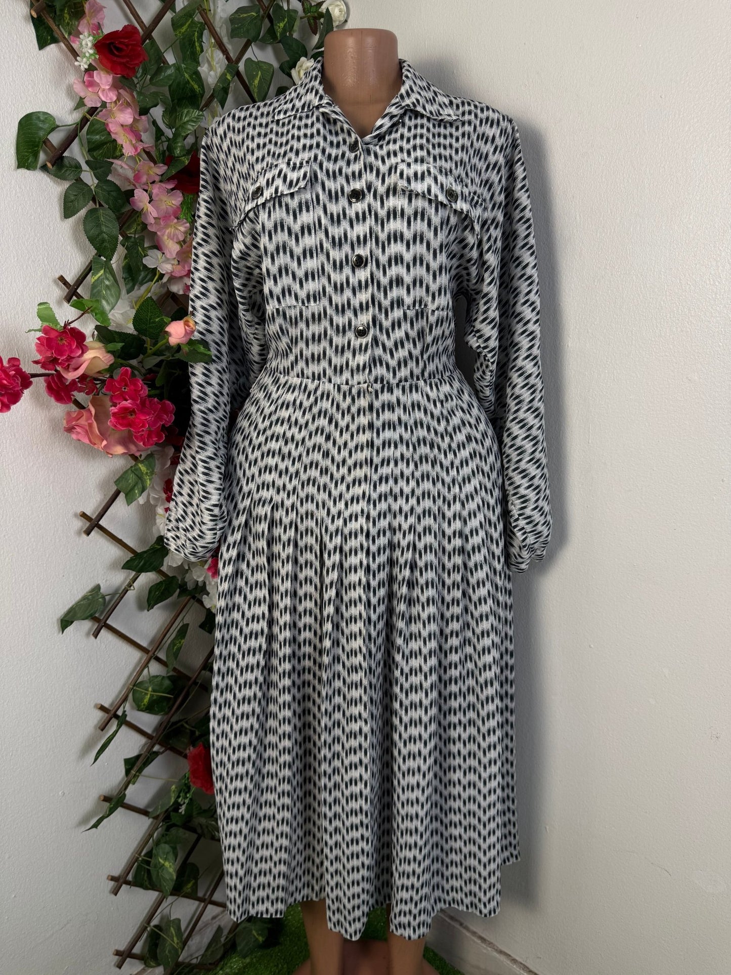 Robe plissé manche longue colle chemise - Perluna Store - kinshasa