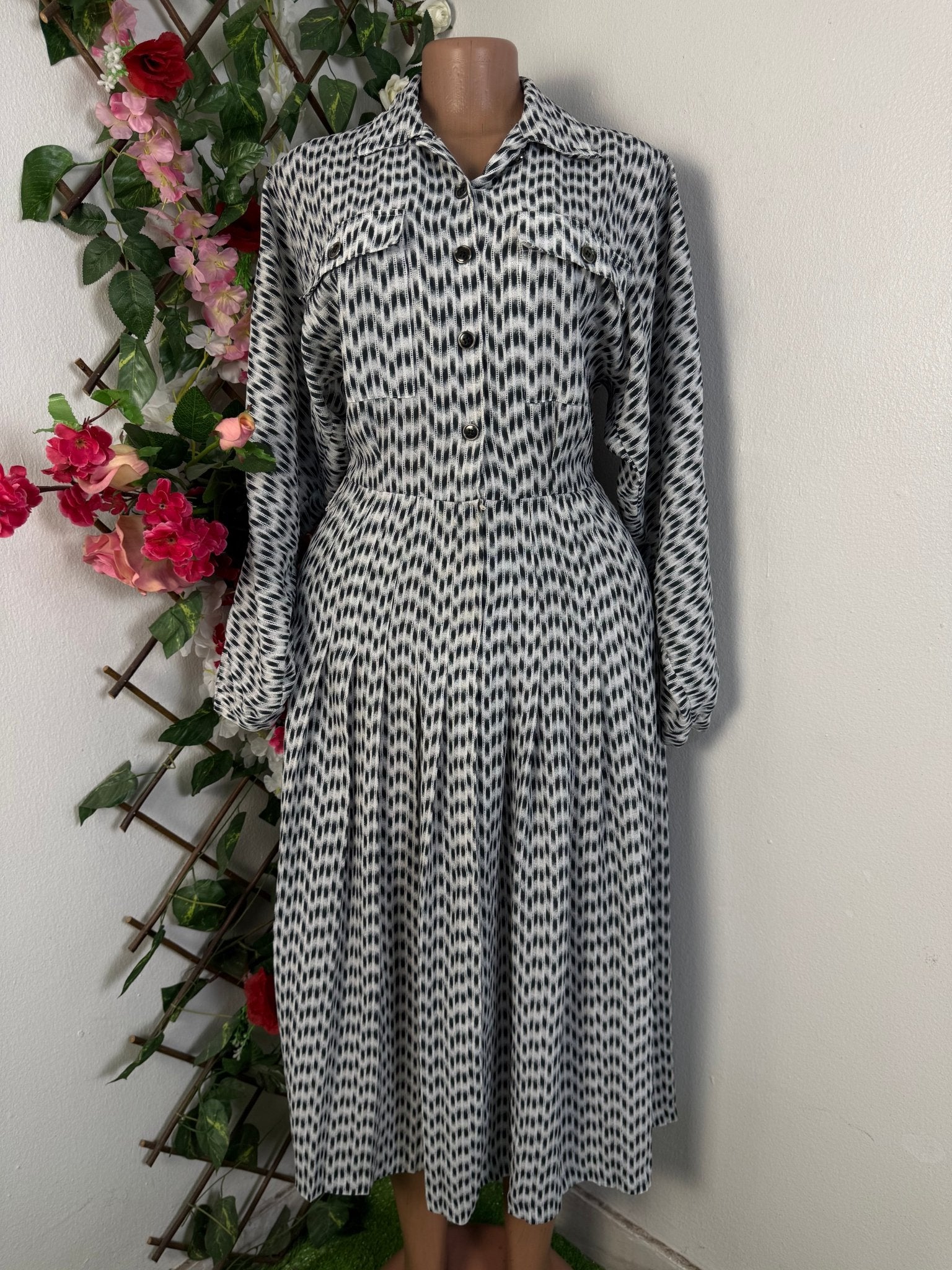 Robe plissé manche longue colle chemise - Perluna Store - kinshasa
