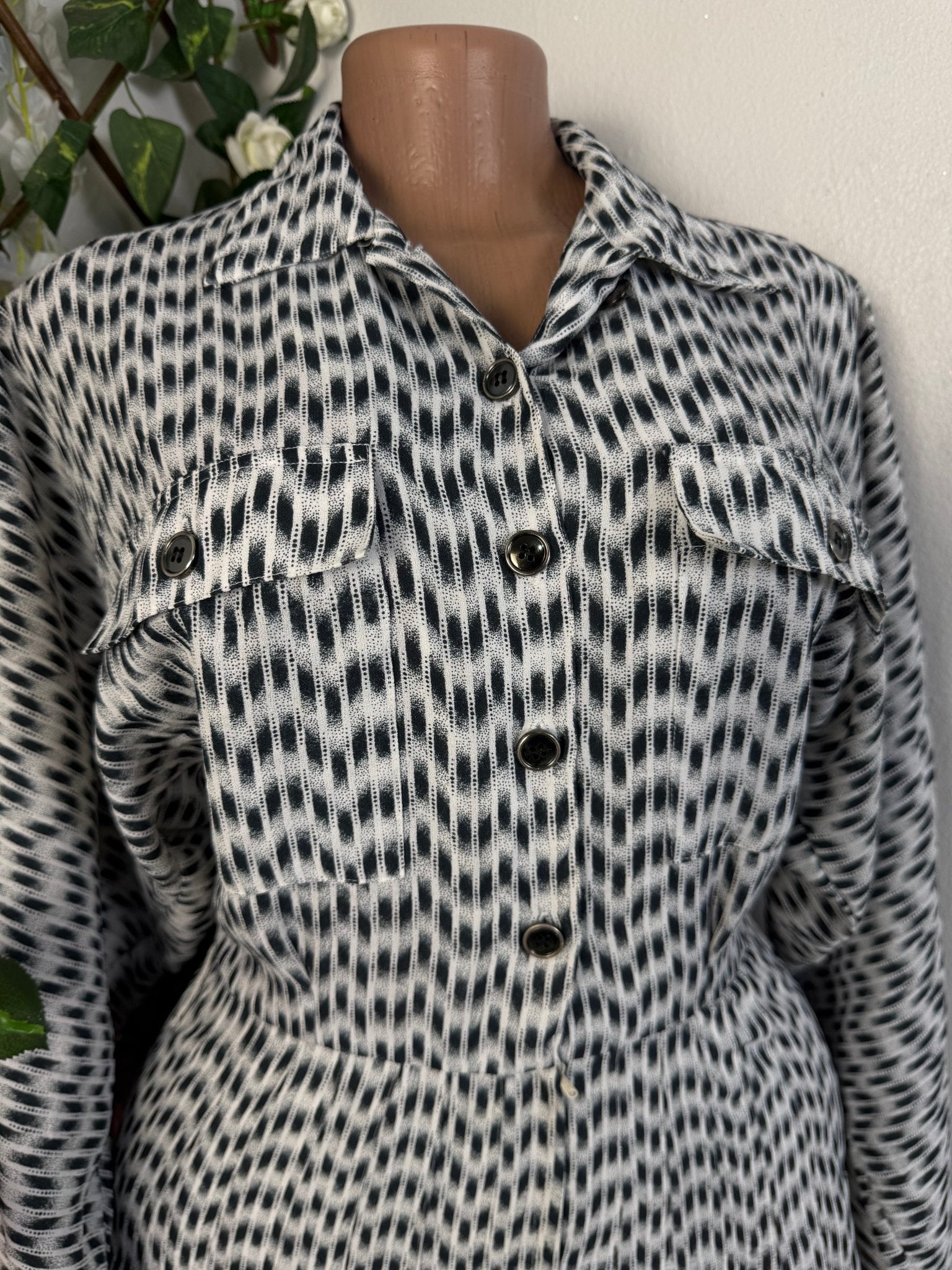 Robe plissé manche longue colle chemise - Perluna Store - kinshasa