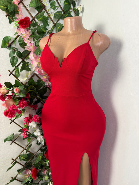 Robe soirée a fine bretelle avec fente - Perluna Store - kinshasa
