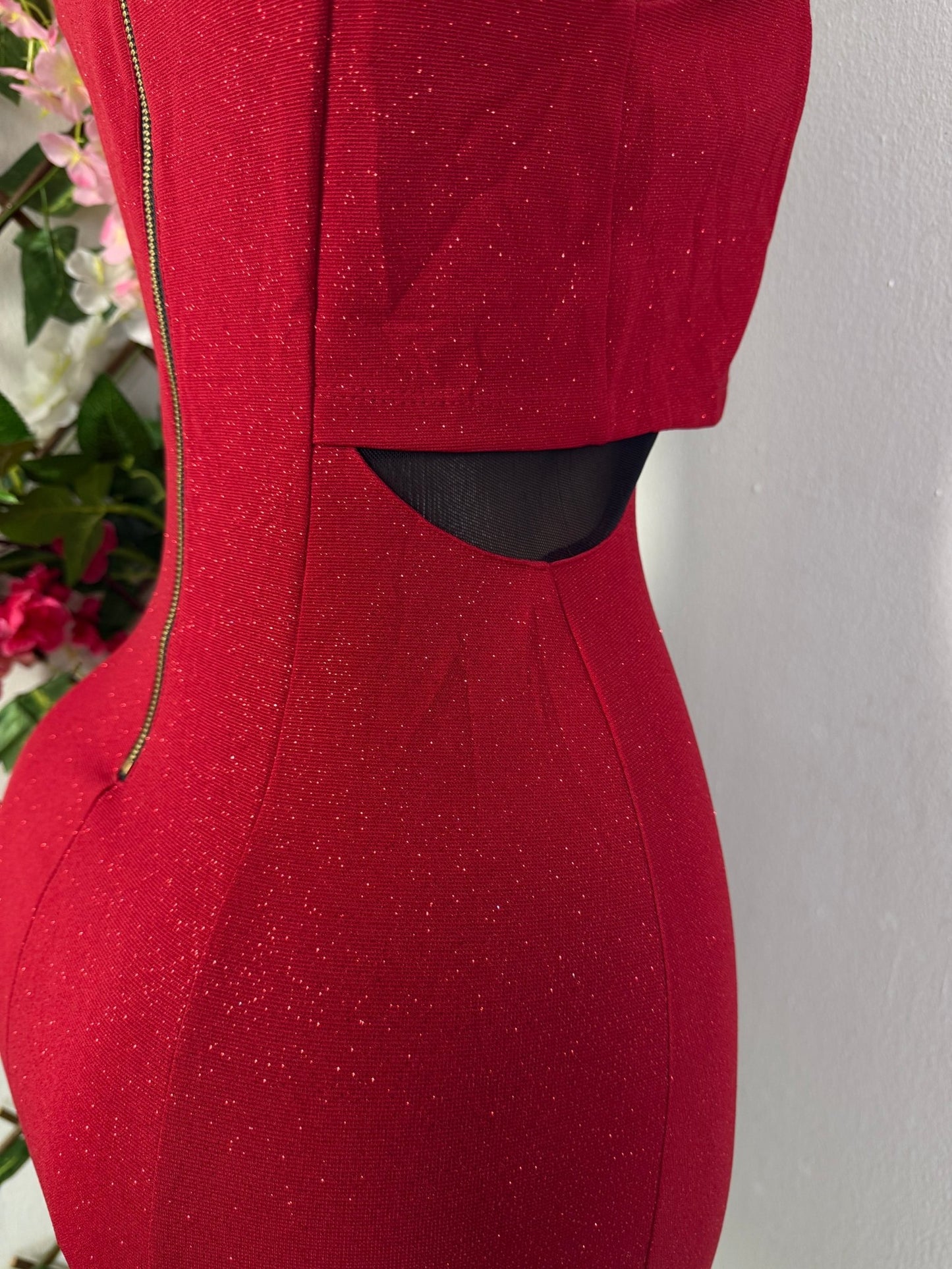 Robe soiree courte sans manche avec voilure au cotes - Perluna Store - kinshasa
