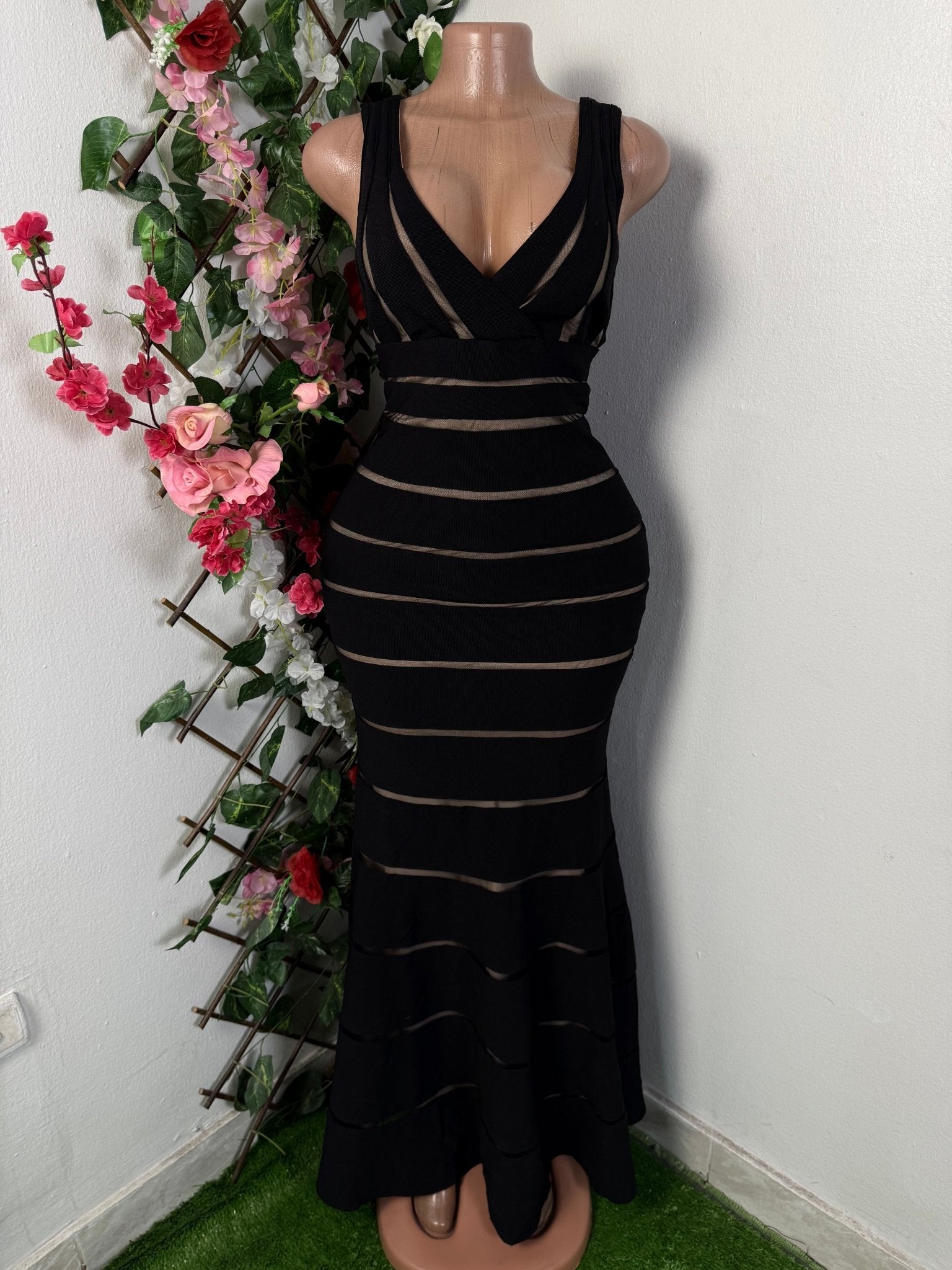 Robe soirée longue à queue de poisson sans manche - Perluna Store - kinshasa