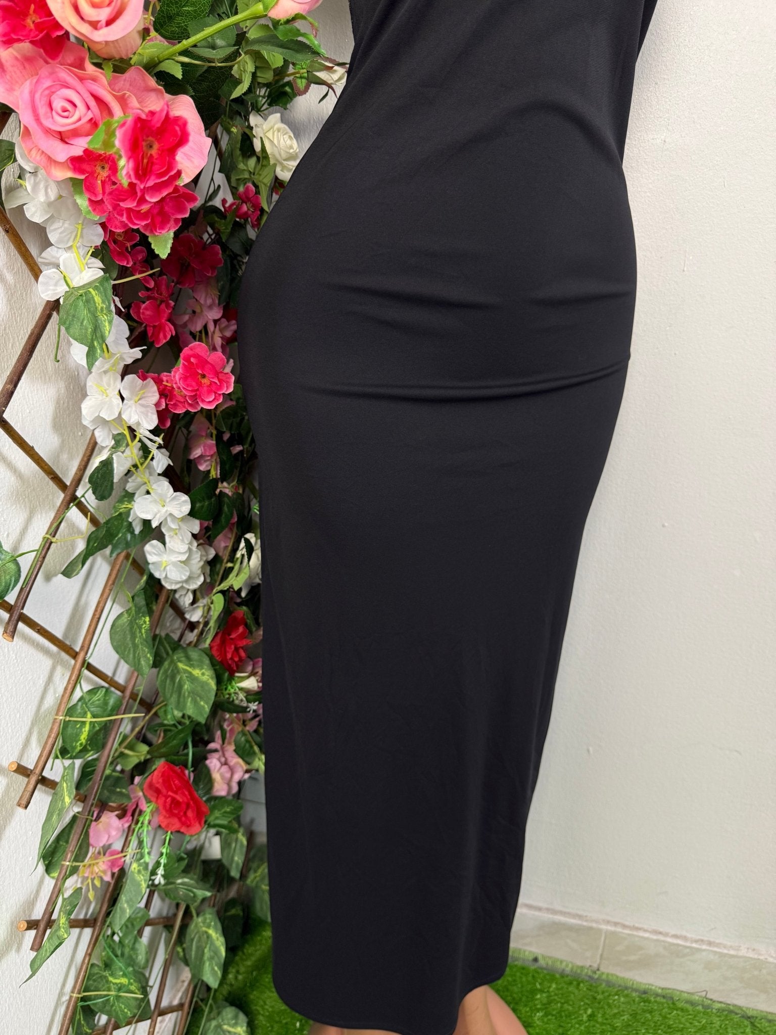 Robe soirée longue à voile brodée courte manche - Perluna Store - kinshasa