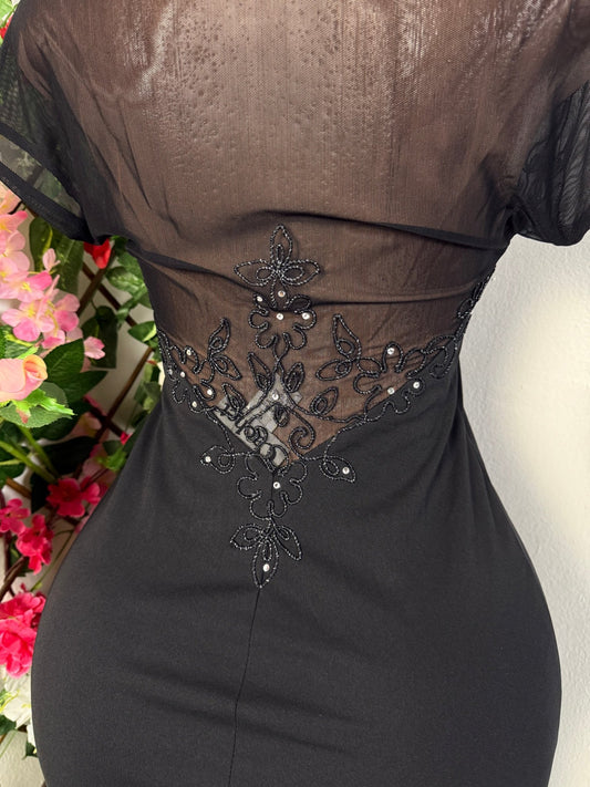 Robe soirée longue à voile brodée courte manche - Perluna Store - kinshasa