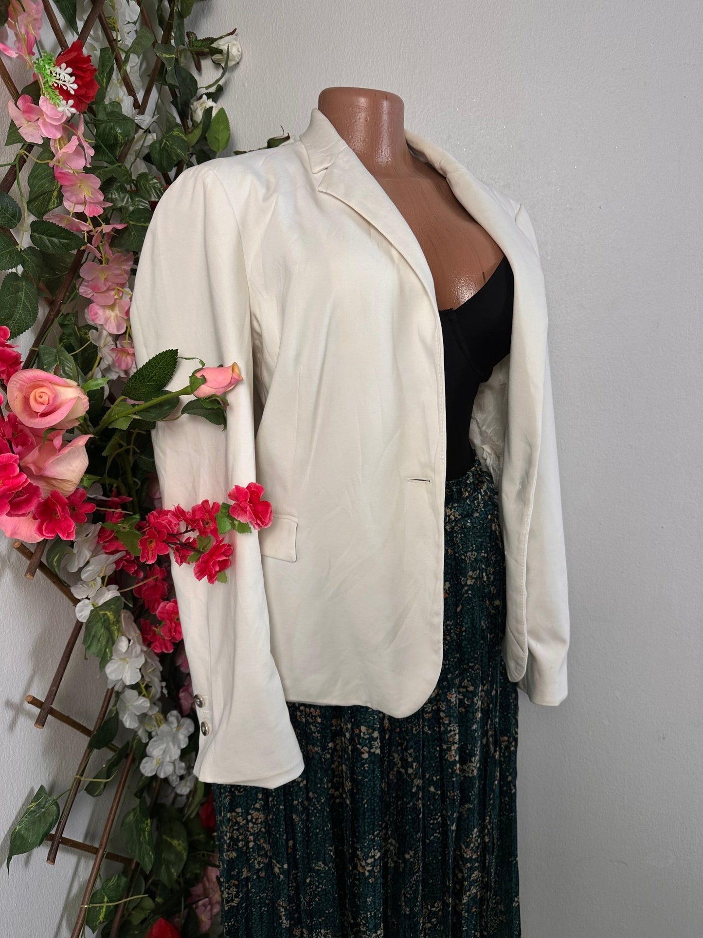 Veste blazer pour femme blanche un bouton manche longue avec poches latérale - Perluna Store - kinshasa