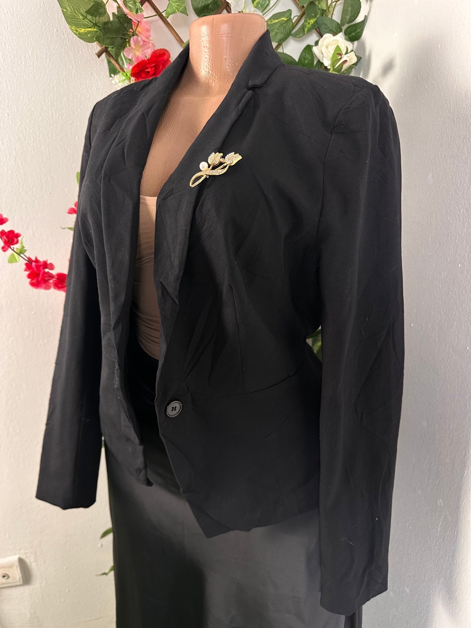 Veste blazer pour femme couleur noir sans poche extérieur - Perluna Store - kinshasa