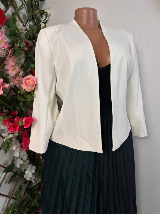 Le duo qui matche : Blazer et Jupe Plissée, parlons-en ! - Perluna Store