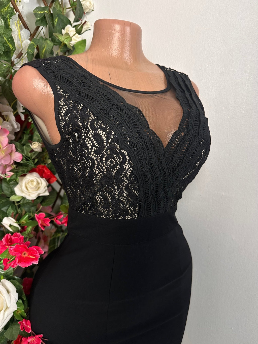 Robe moulante courte sans manche buste en dentelle - Perluna Store