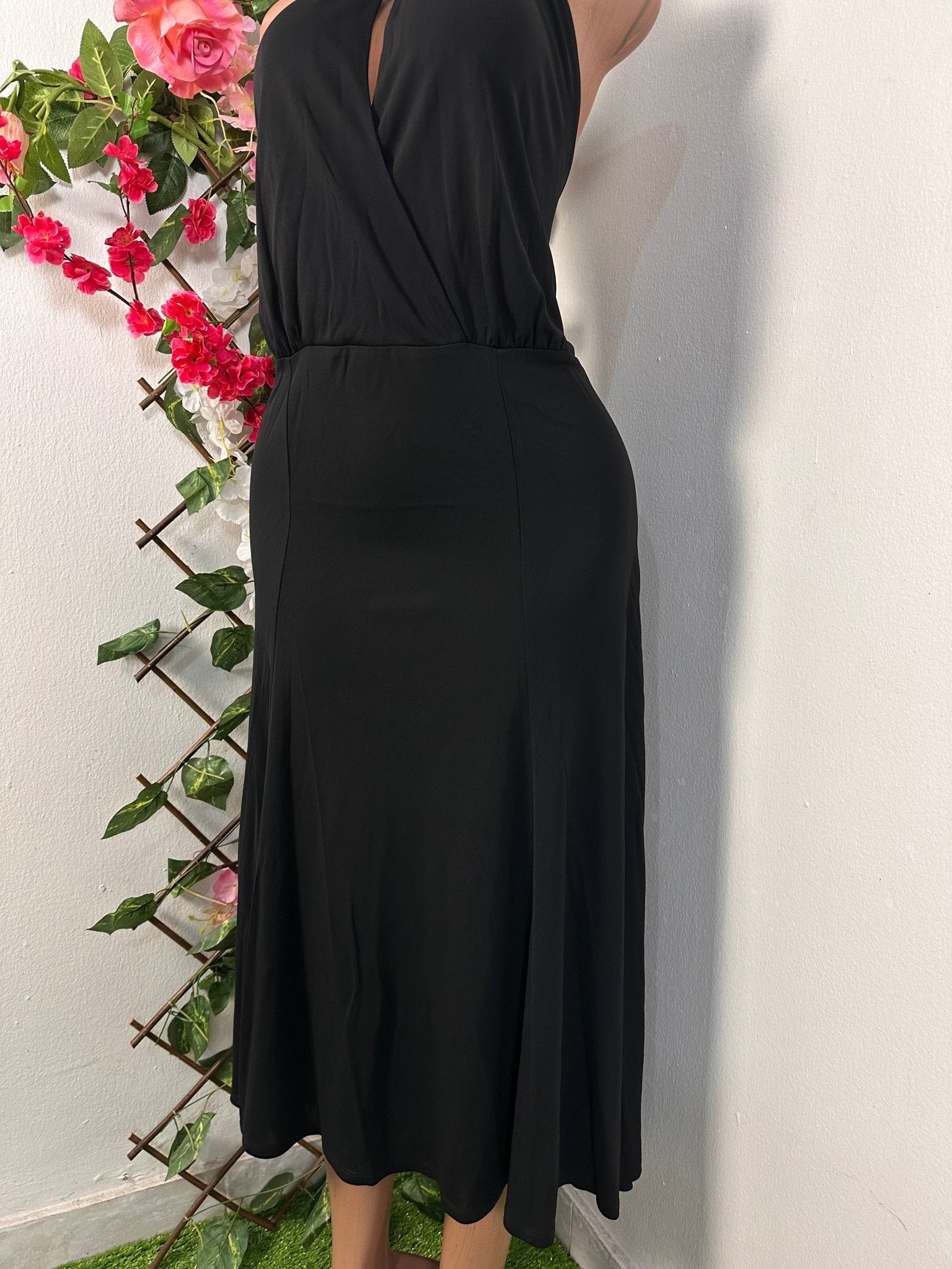 Robe longue sans manche à dos ouvert - Perluna Store