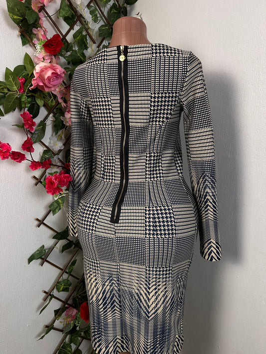 Robe moulante à colle rond sans manche - Perluna Store