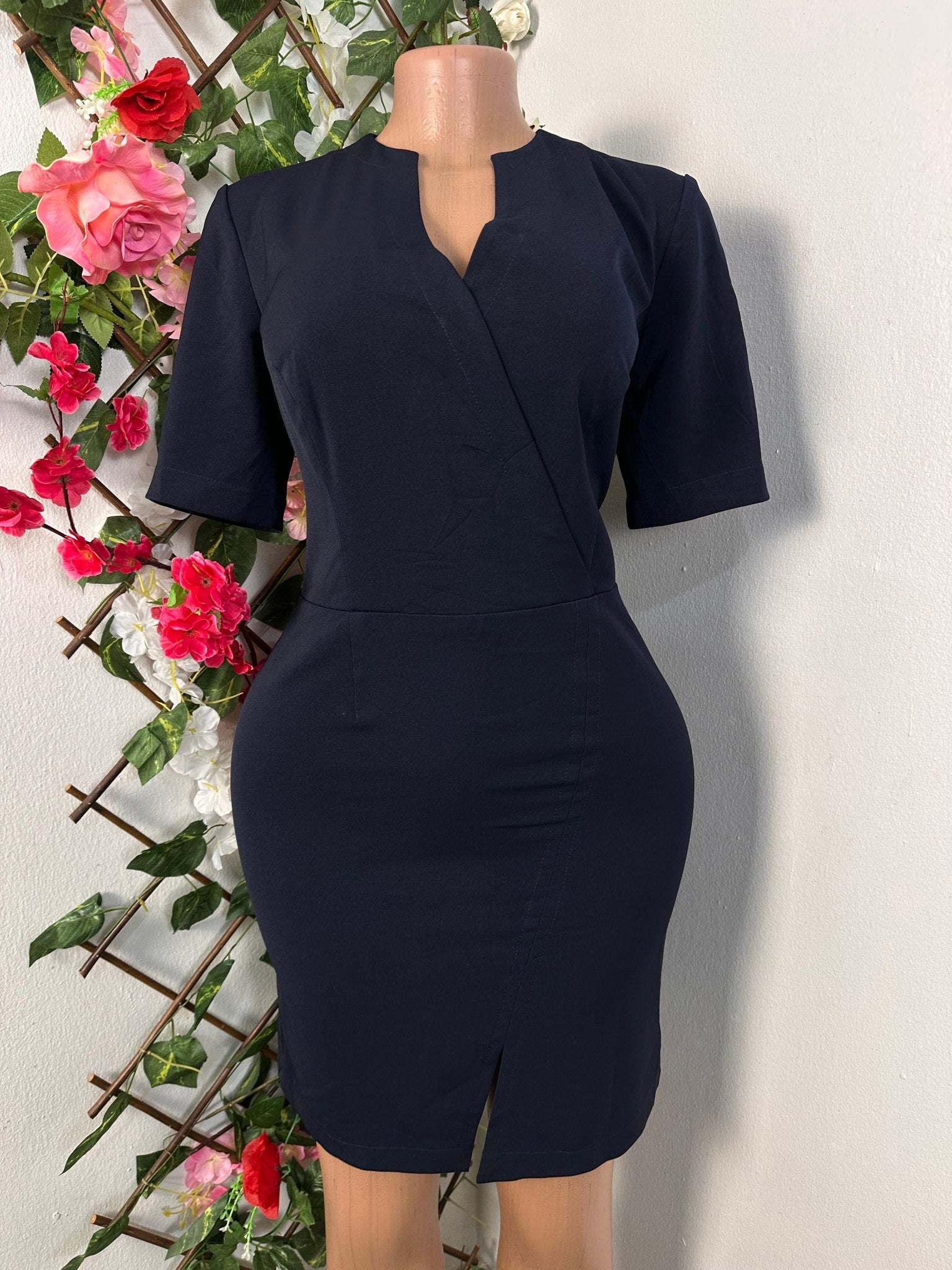 Robe moulante courte manche courte colle en V - Perluna Store