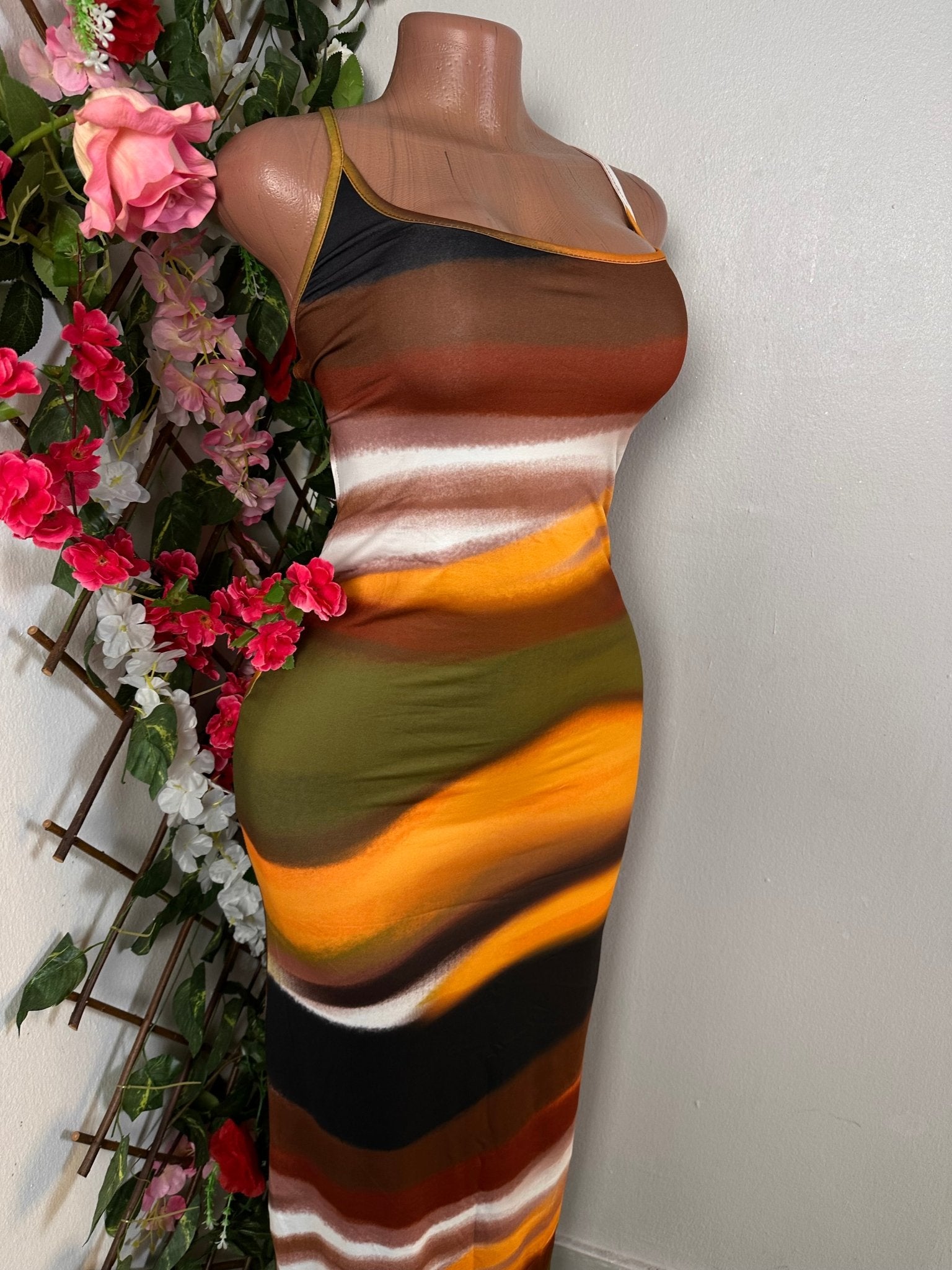 Robe moulante à fine bretelle avec fente - Perluna Store