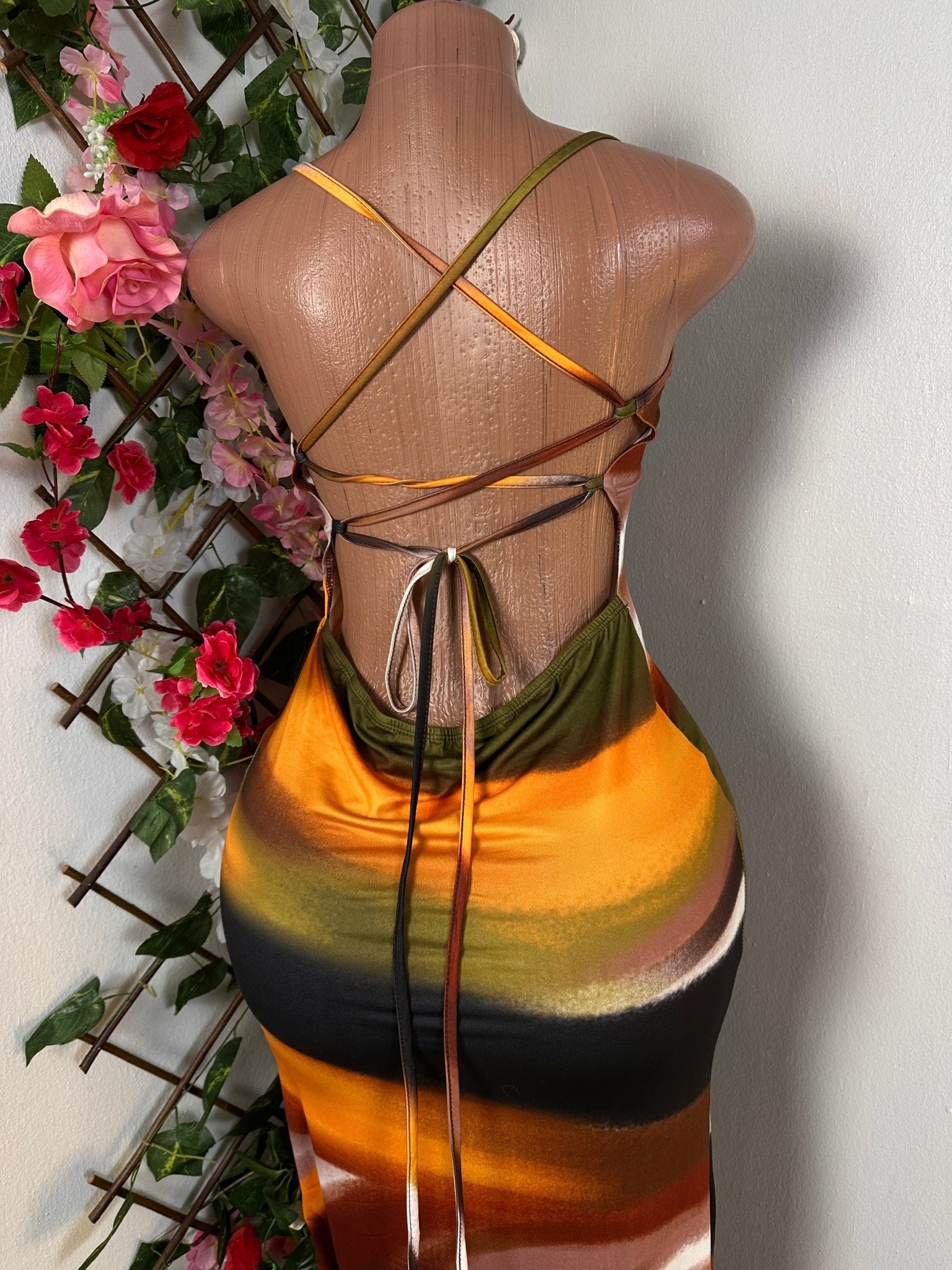 Robe moulante à fine bretelle avec fente - Perluna Store