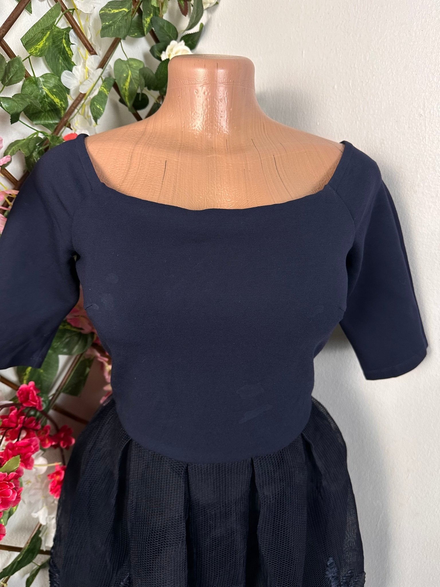 Robe mi longue en toile évasée d'écolleté halter manche courte - Perluna Store