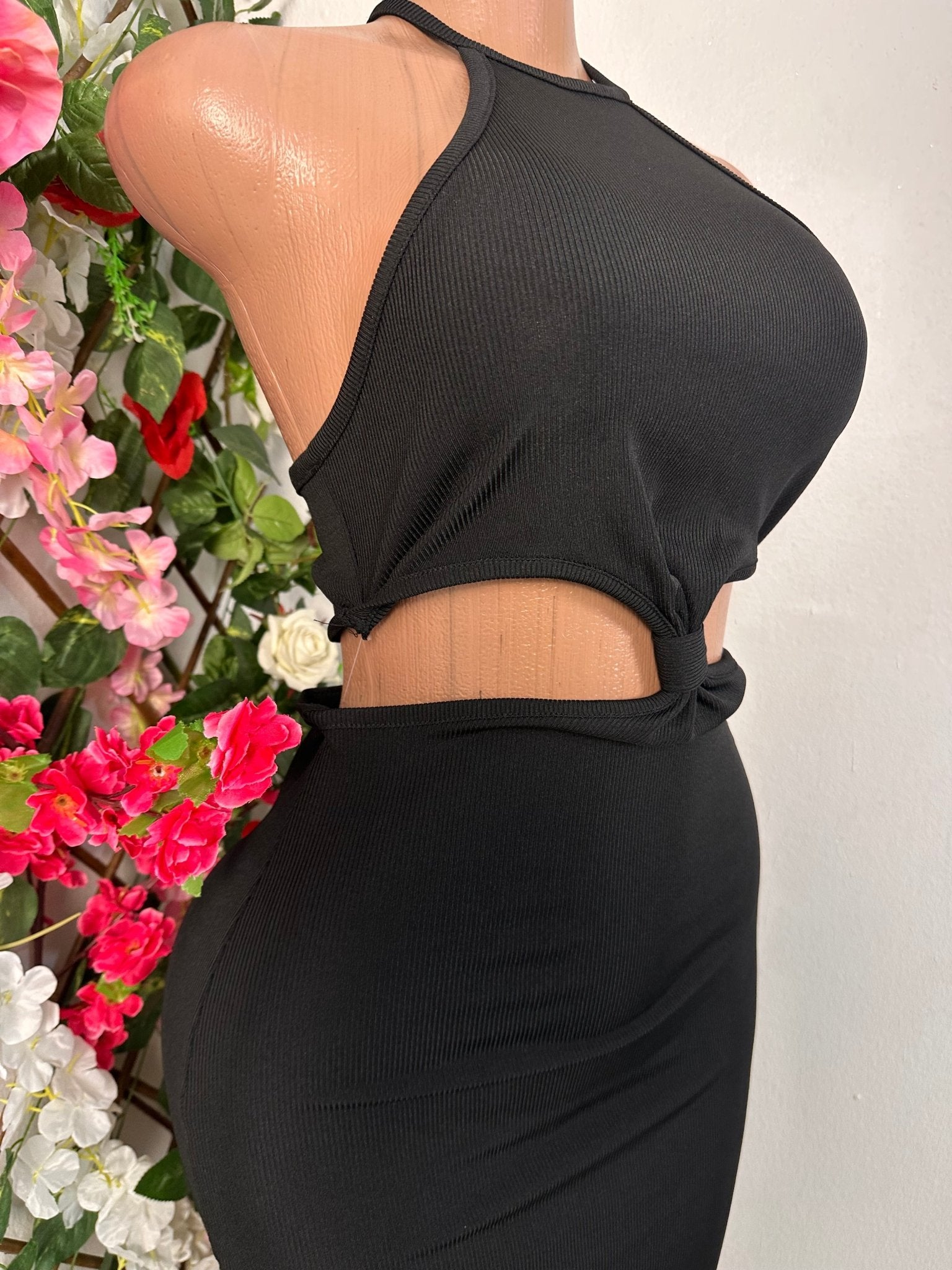 Robe moulante mi longue décolleté halter - Perluna Store
