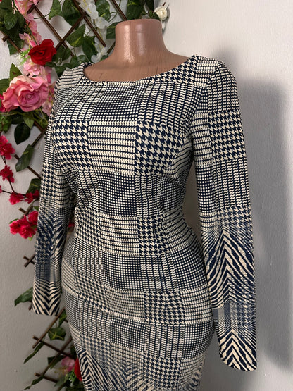 Robe moulante à colle rond sans manche - Perluna Store