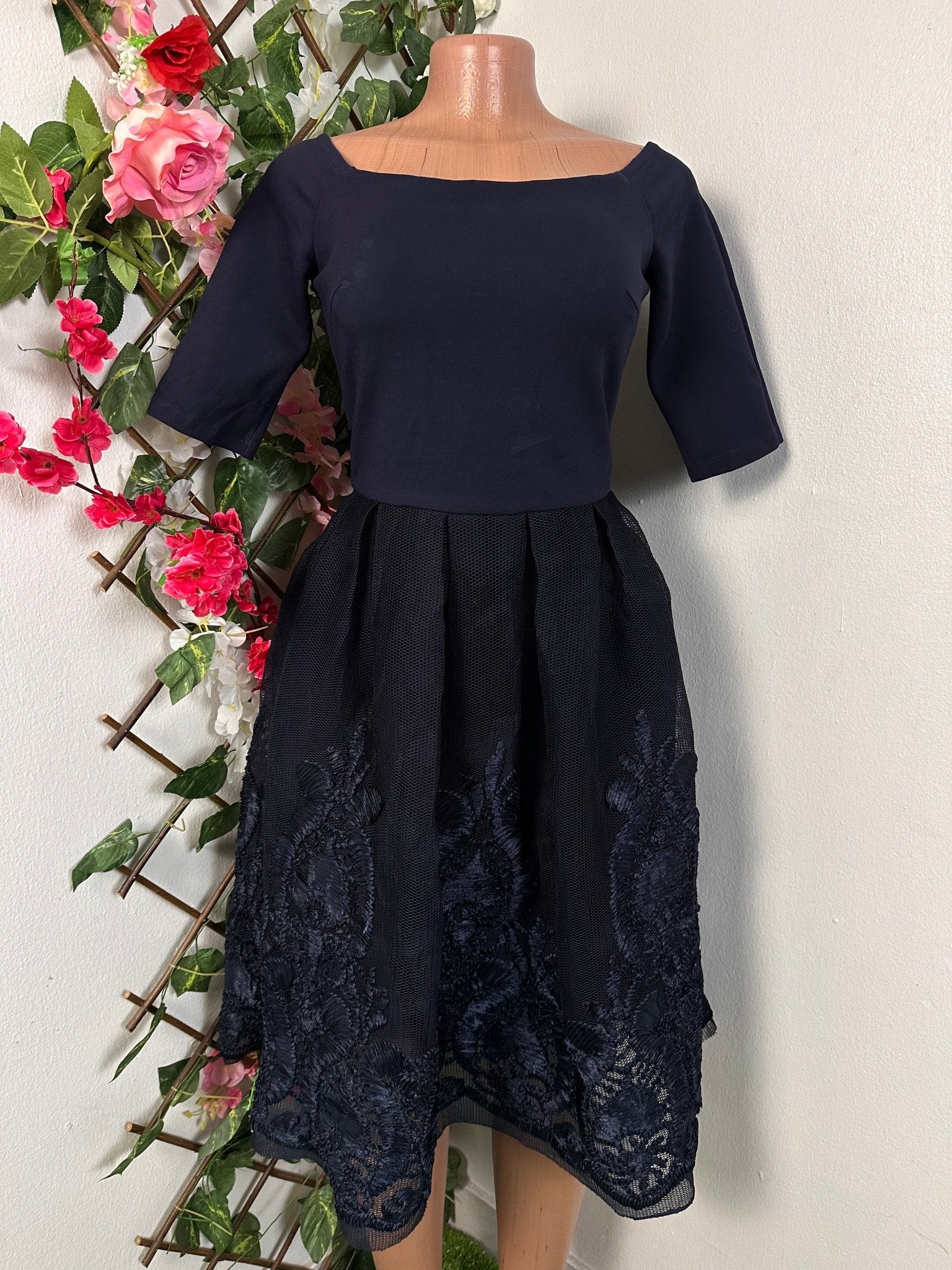 Robe mi longue en toile évasée d'écolleté halter manche courte - Perluna Store
