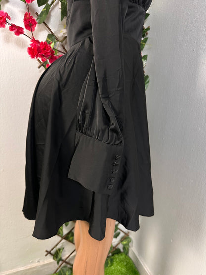 Robe courte en satin colle en V à manche longue boutonné - Perluna Store