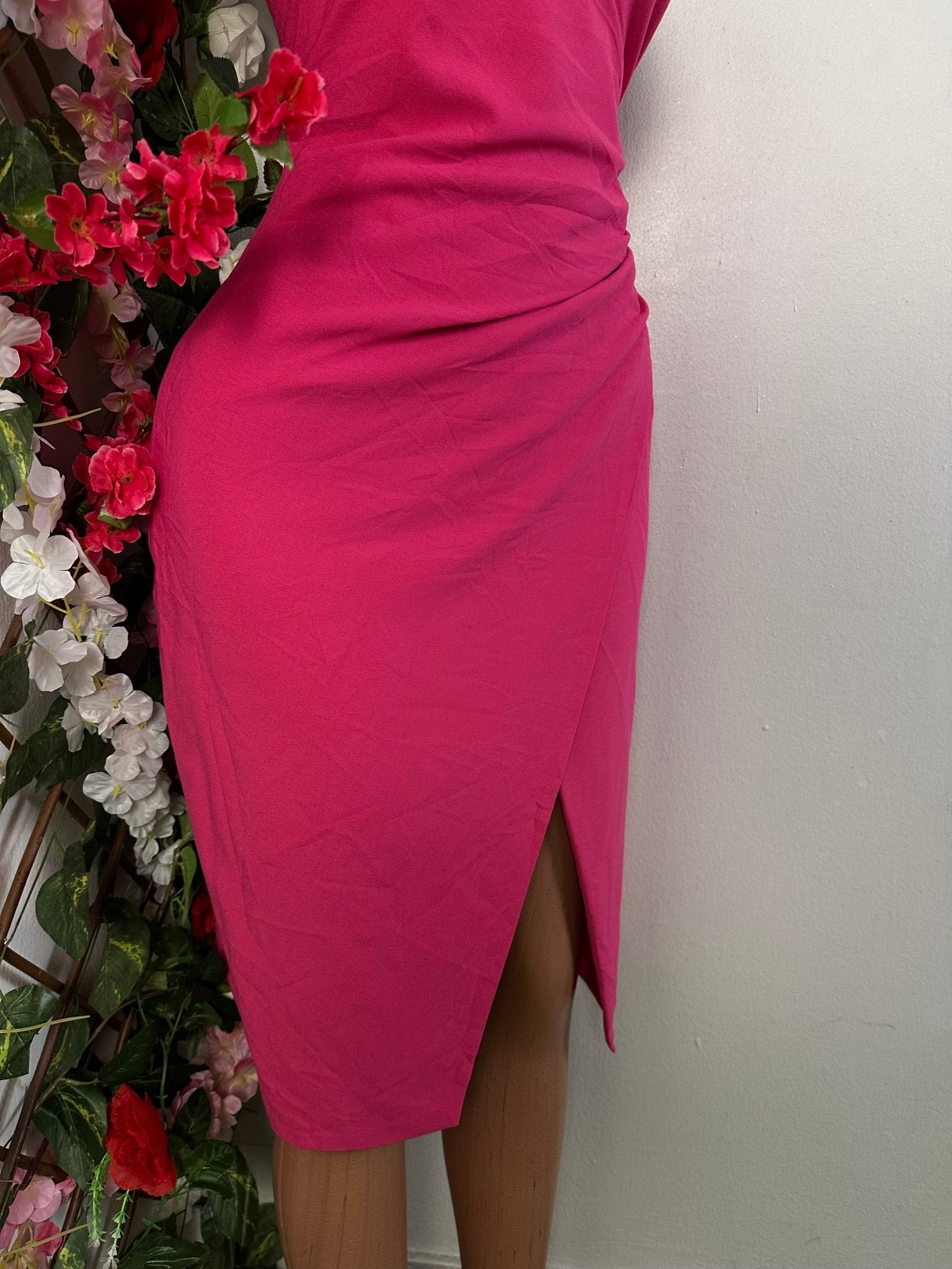 Robe moulante à fine bretelle fente croisée asymétrique - Perluna Store
