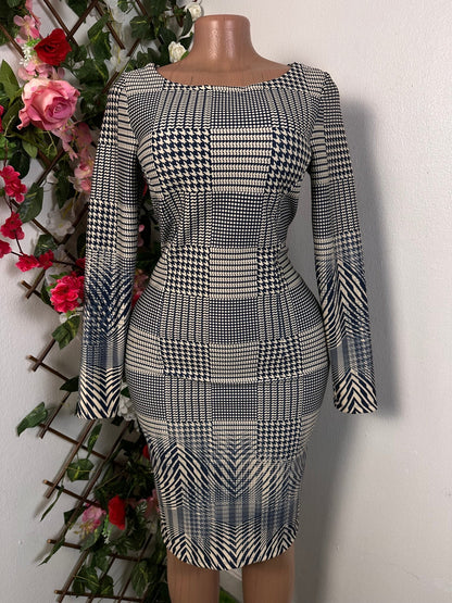 Robe moulante à colle rond sans manche - Perluna Store