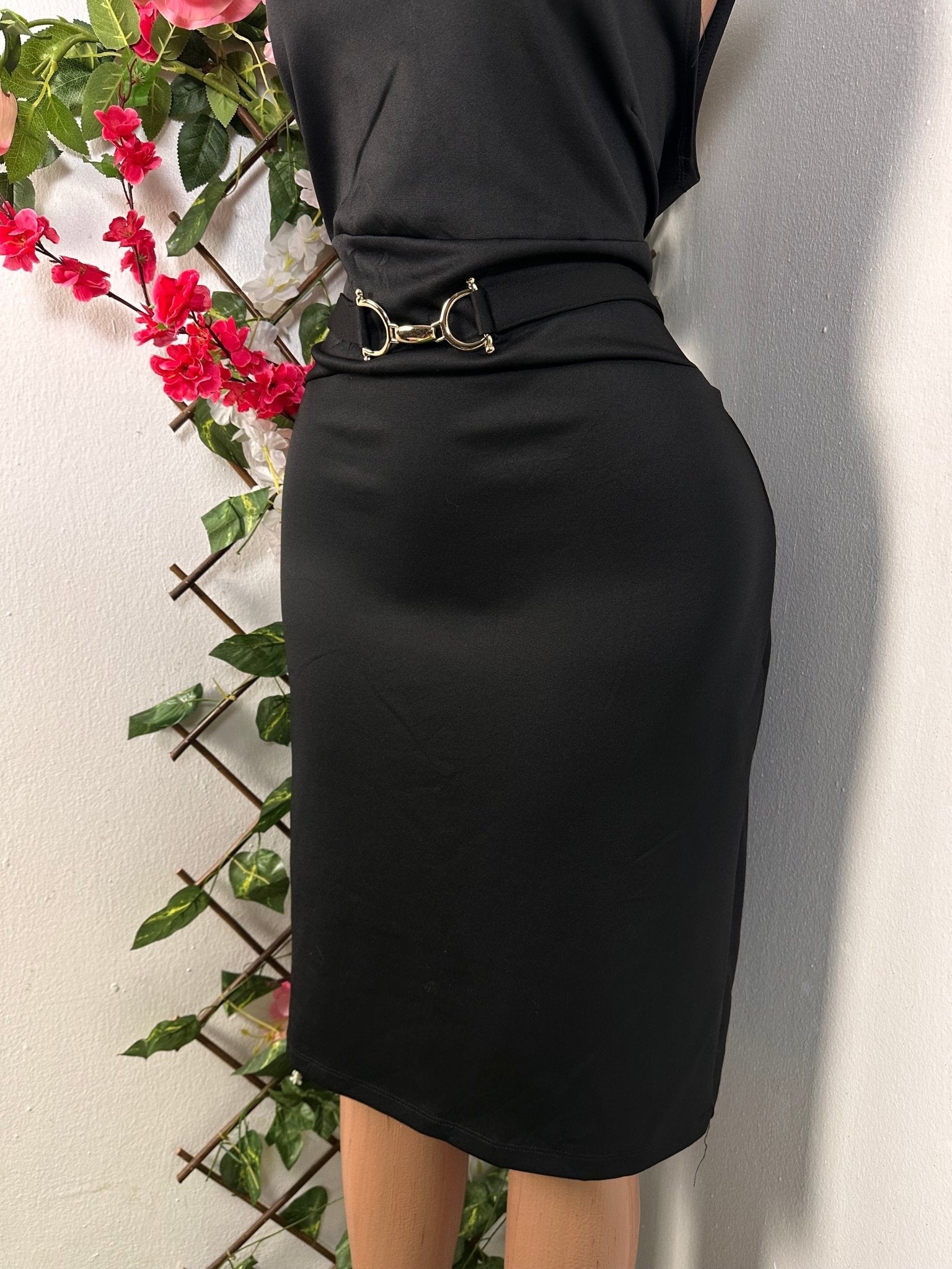 Robe élégante sans mache cintrée avec boucle et colle rond - Perluna Store