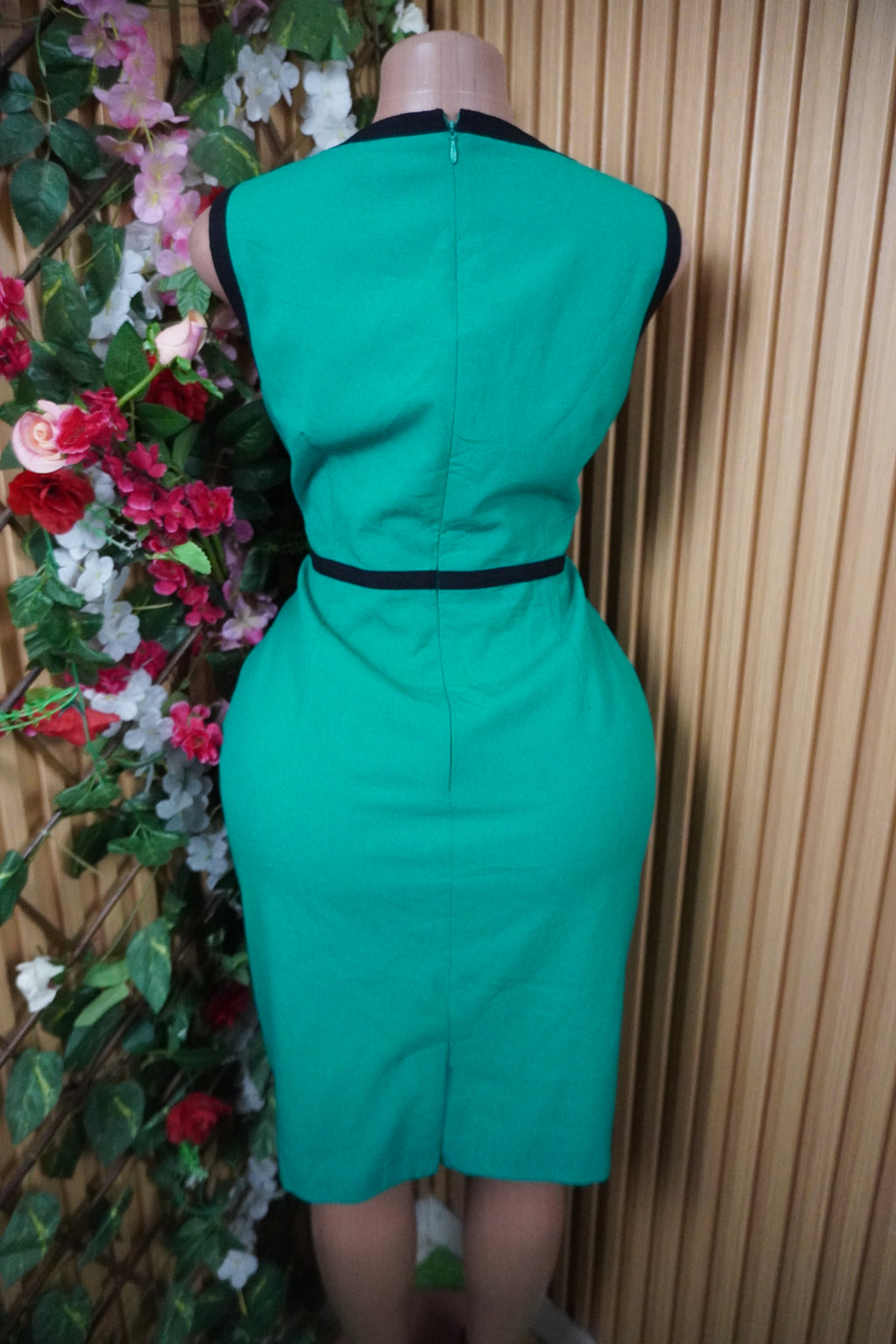 Robe droite sans manches ceintrée-S