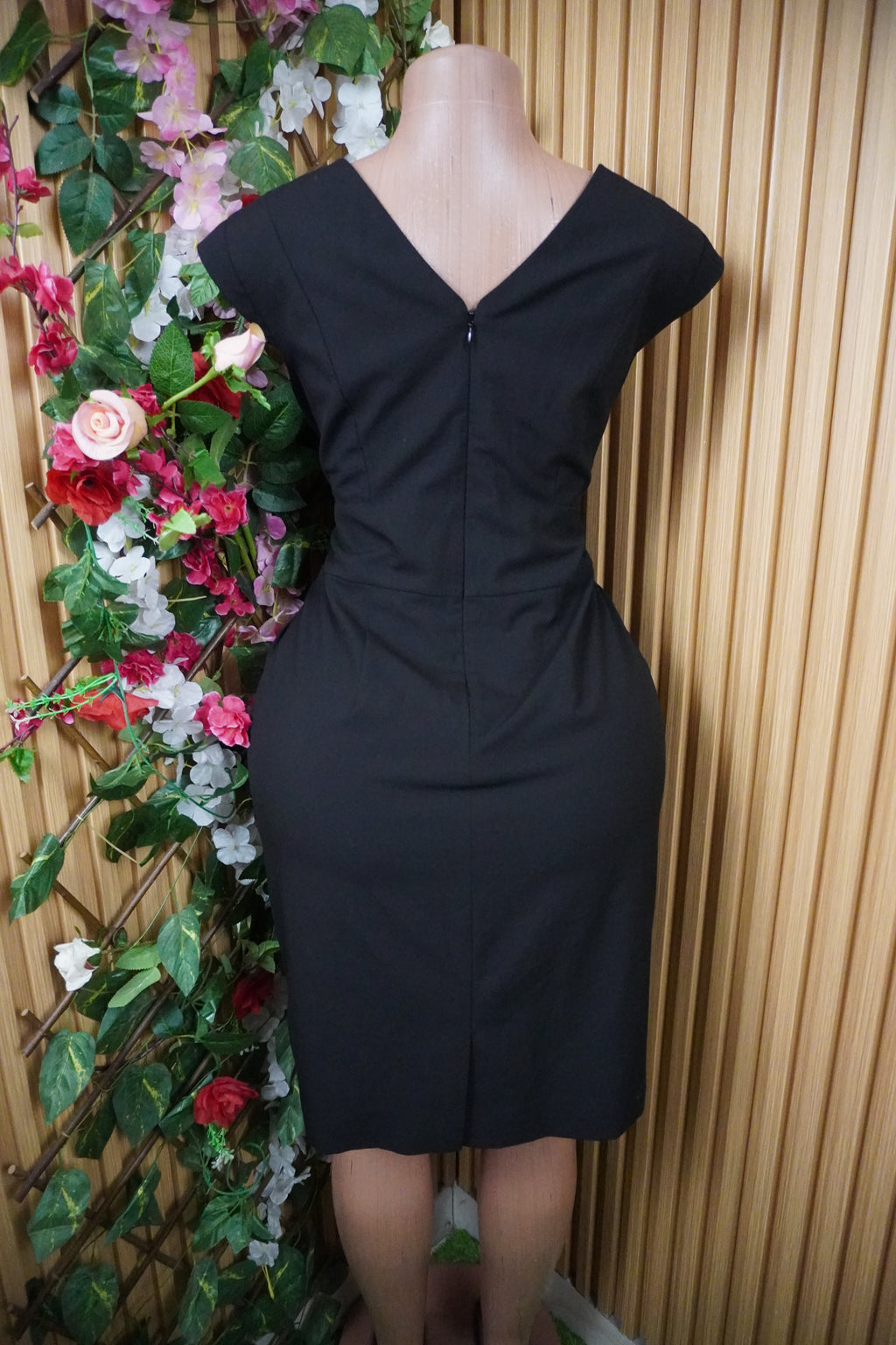 Robe moulante sans manches décolletée-S