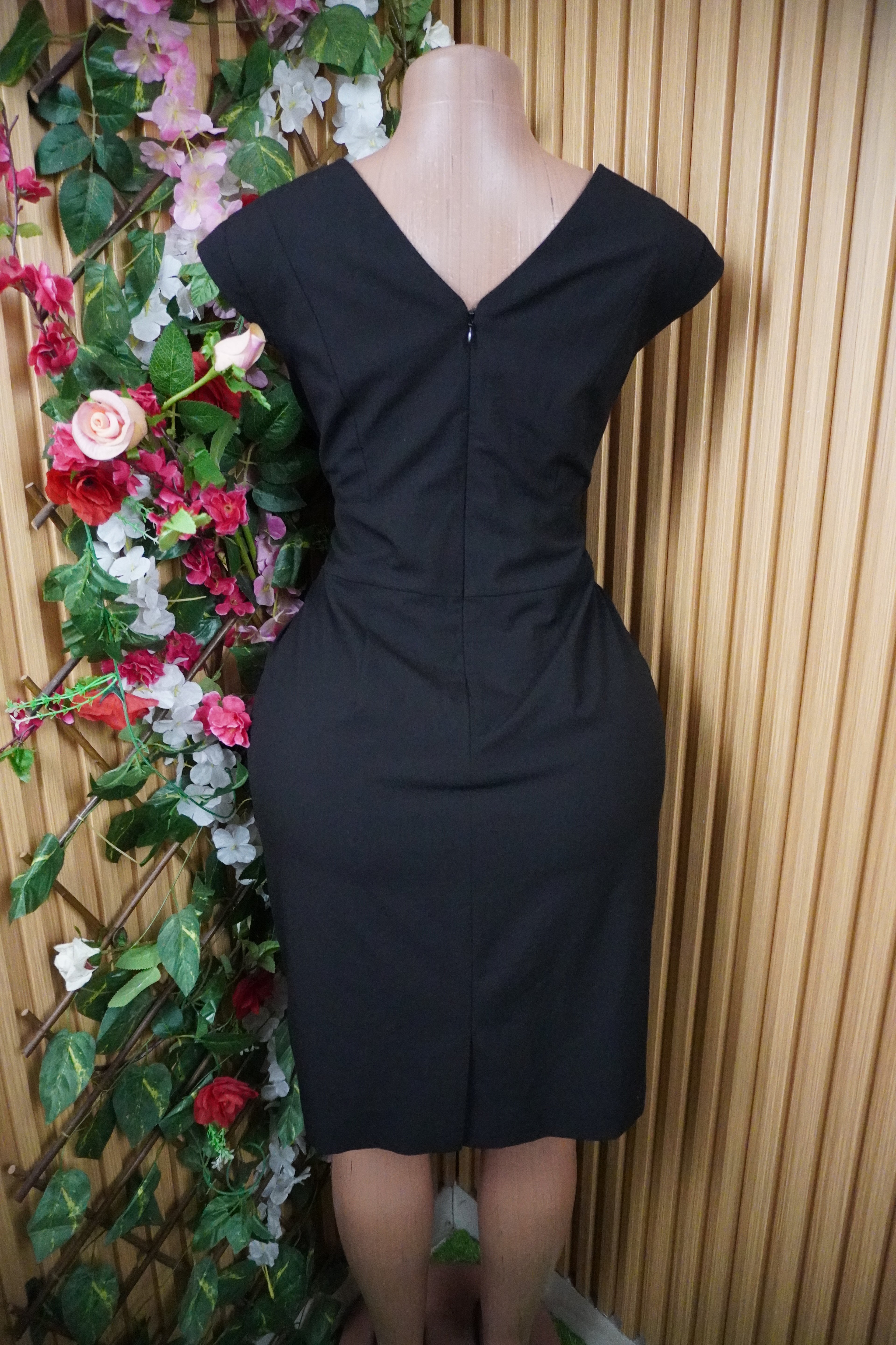 Robe moulante sans manches décolletée-S