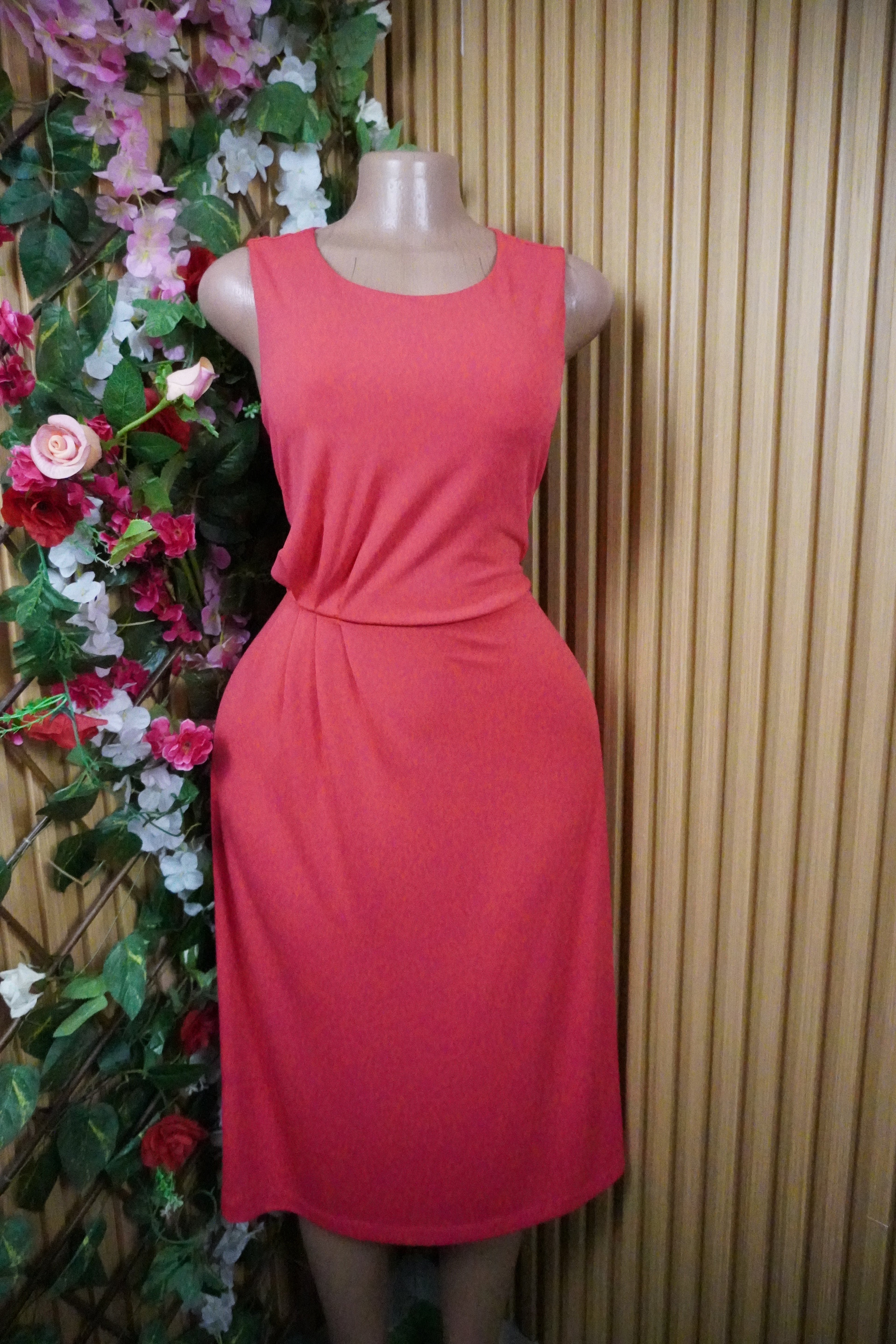 Robe évasée mi-longue sans manches décolletée-M