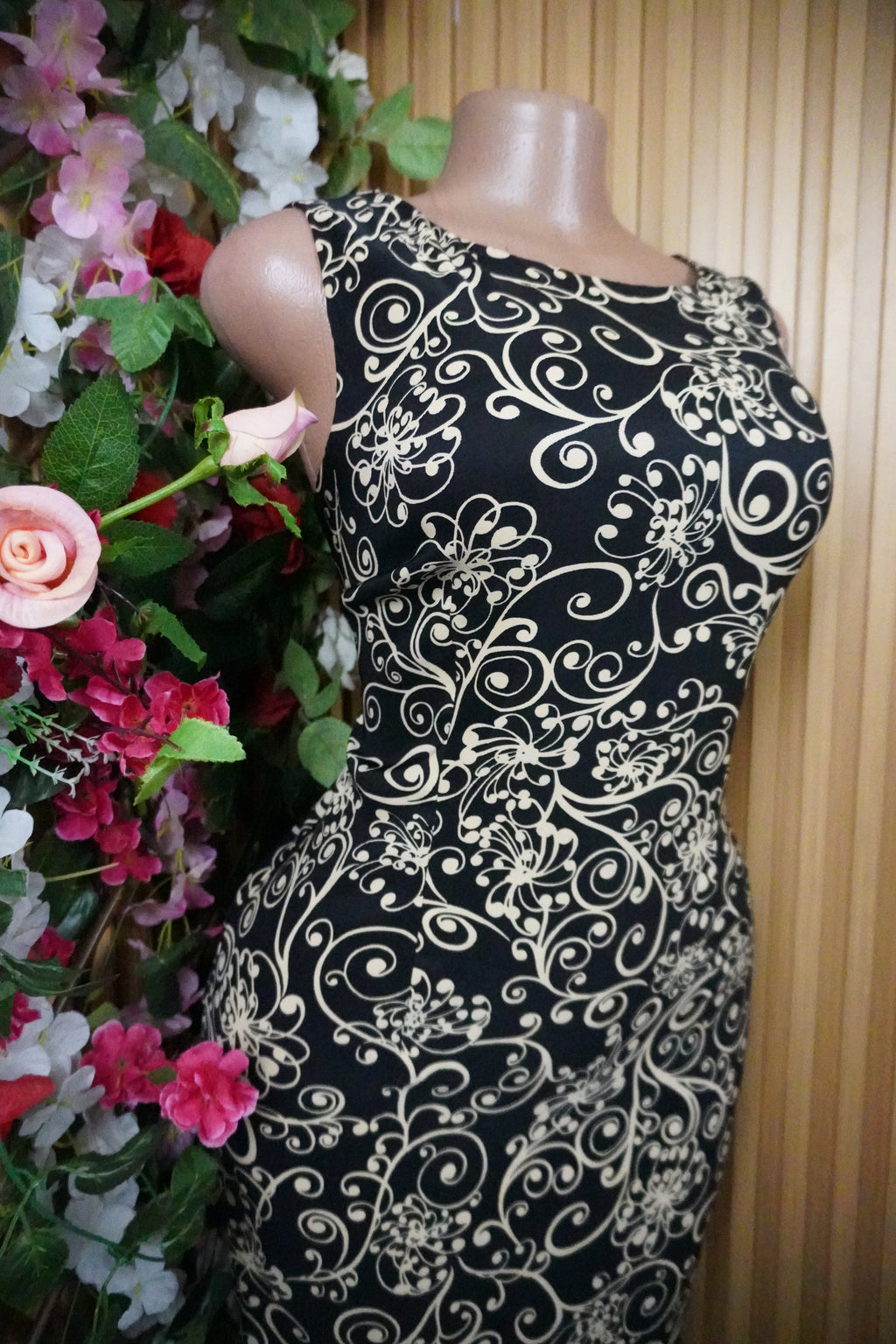 Robe moulante sans manches imprimée fleurie-S