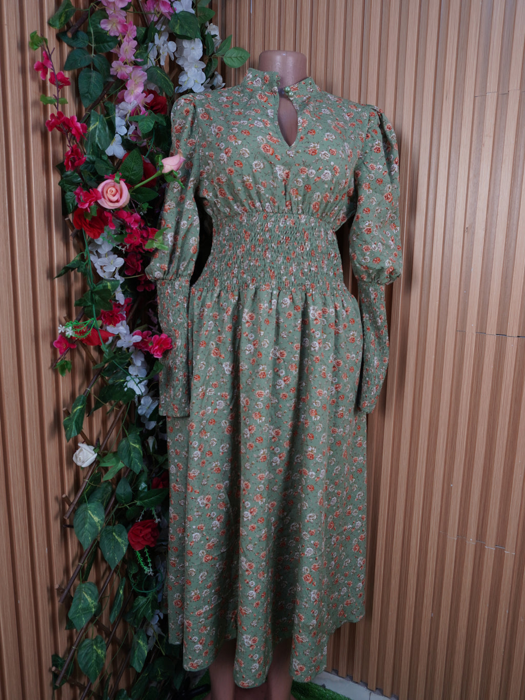 Robe évasée longue manches longues dénudée-S