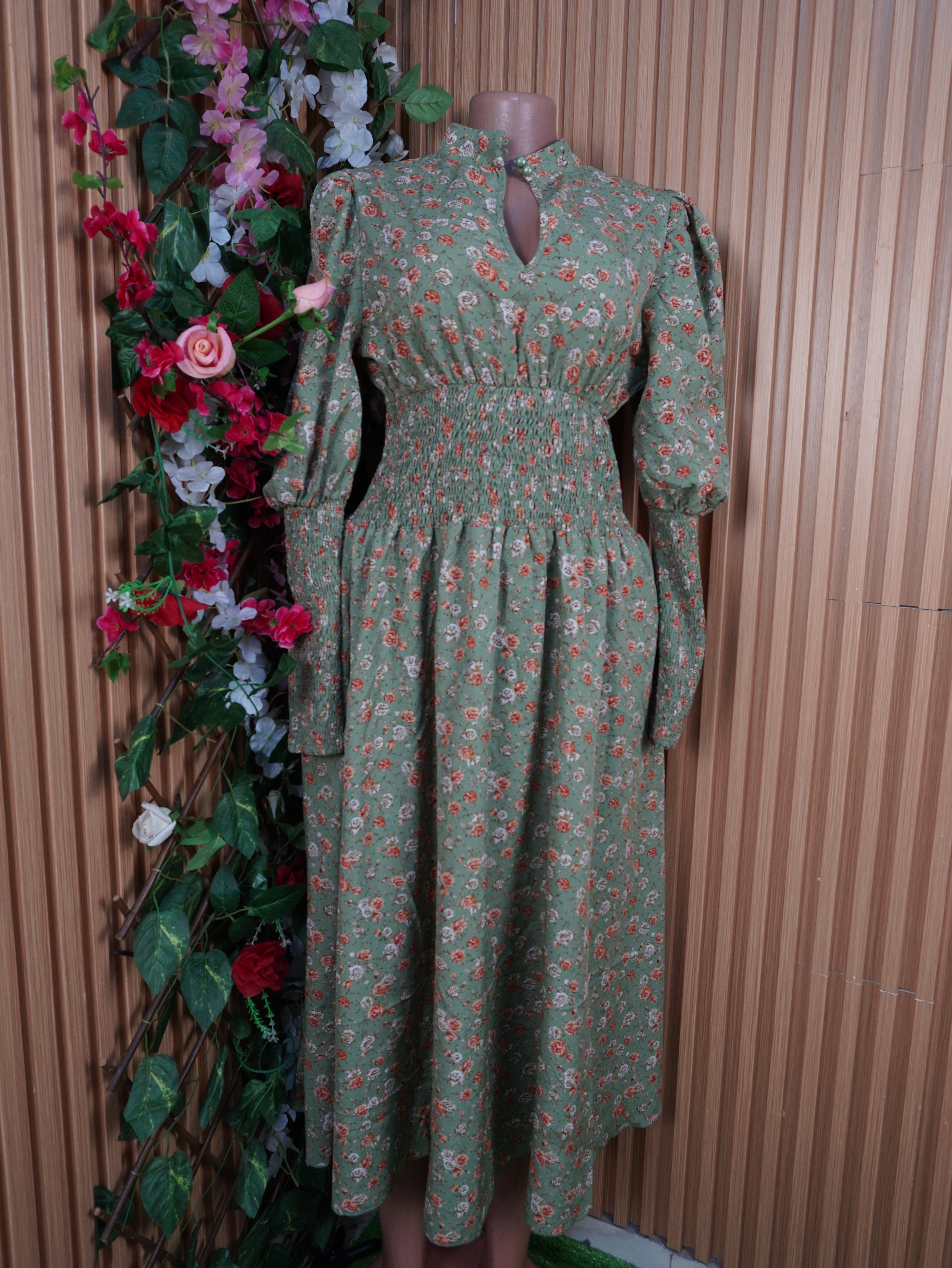 Robe évasée longue manches longues dénudée-S