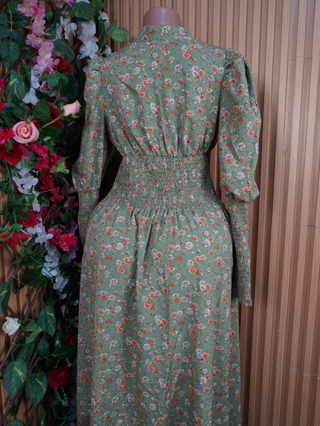 Robe évasée longue manches longues dénudée-S