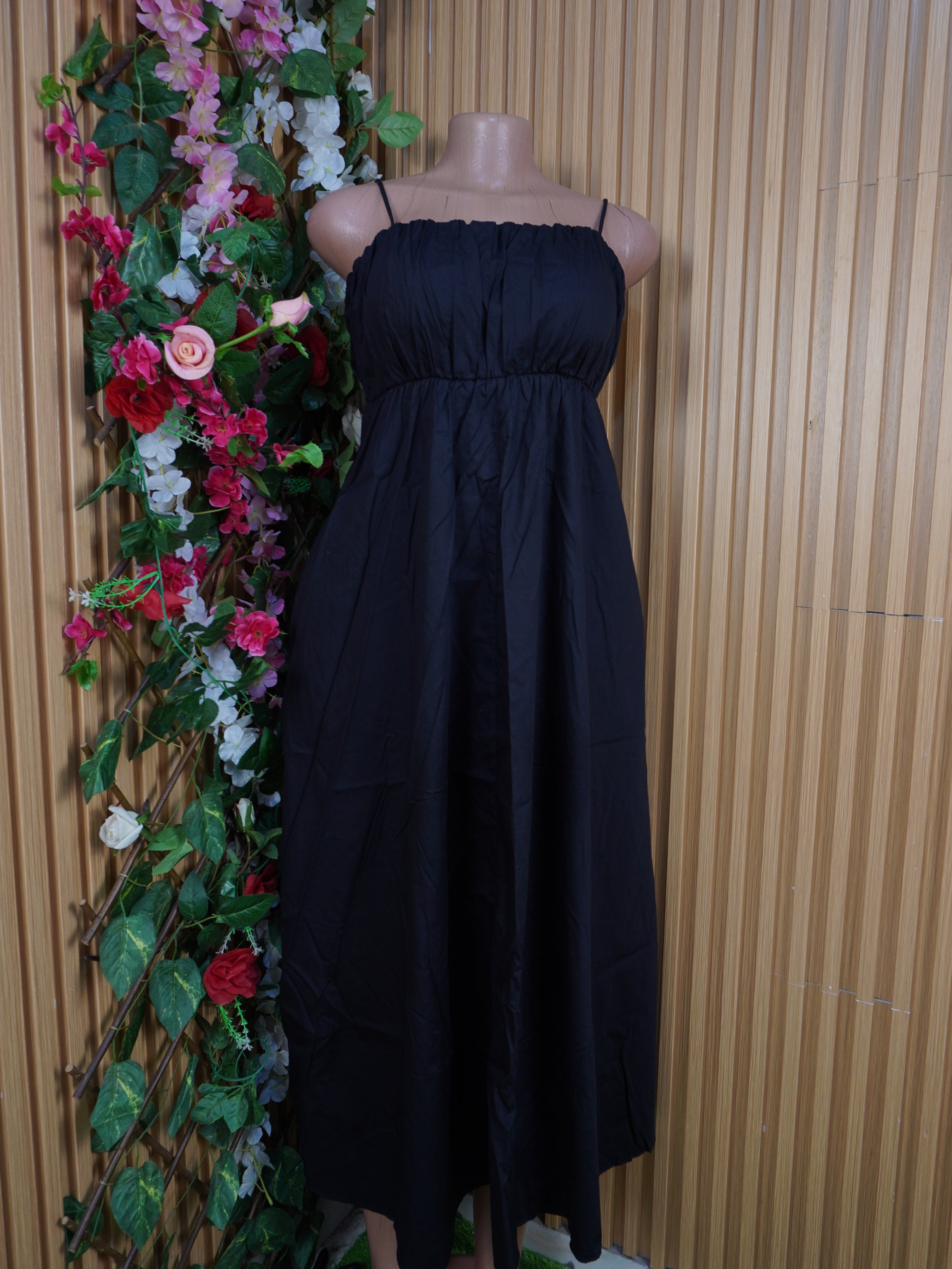 Robe évasée longue à fines bretelles décolletée-XL