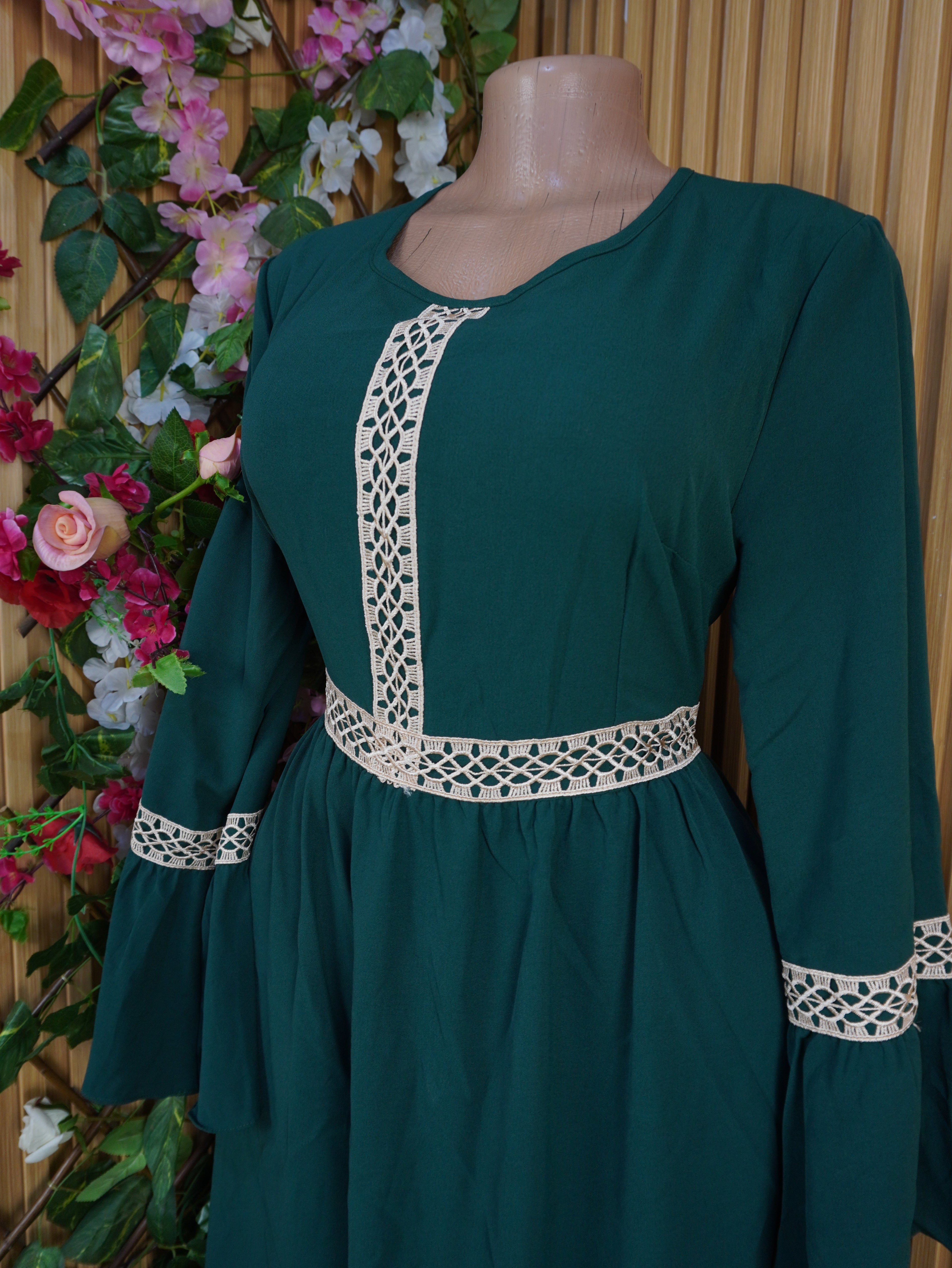 Robe évasée longue manches longues plisée-L