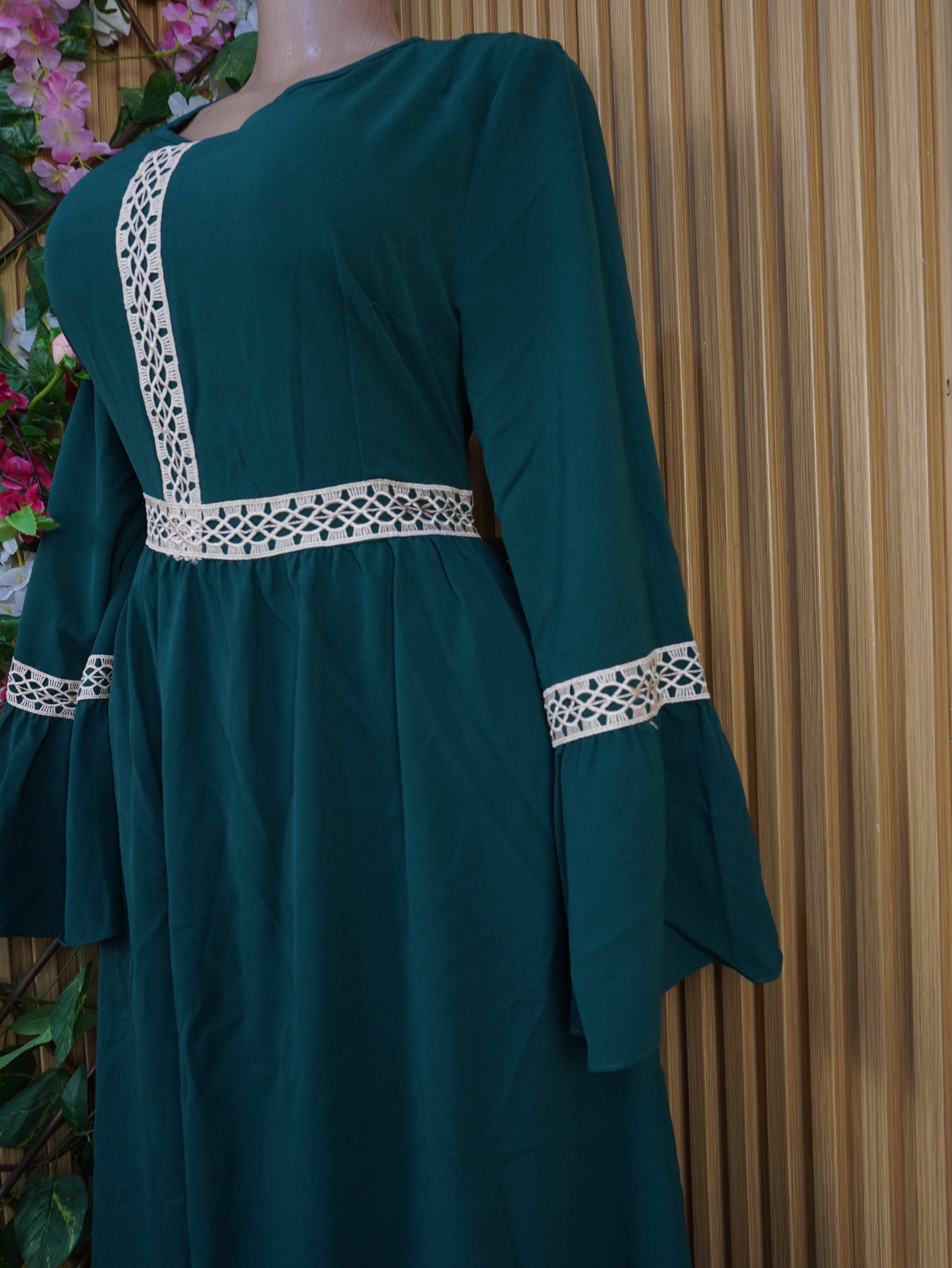 Robe évasée longue manches longues plisée-L