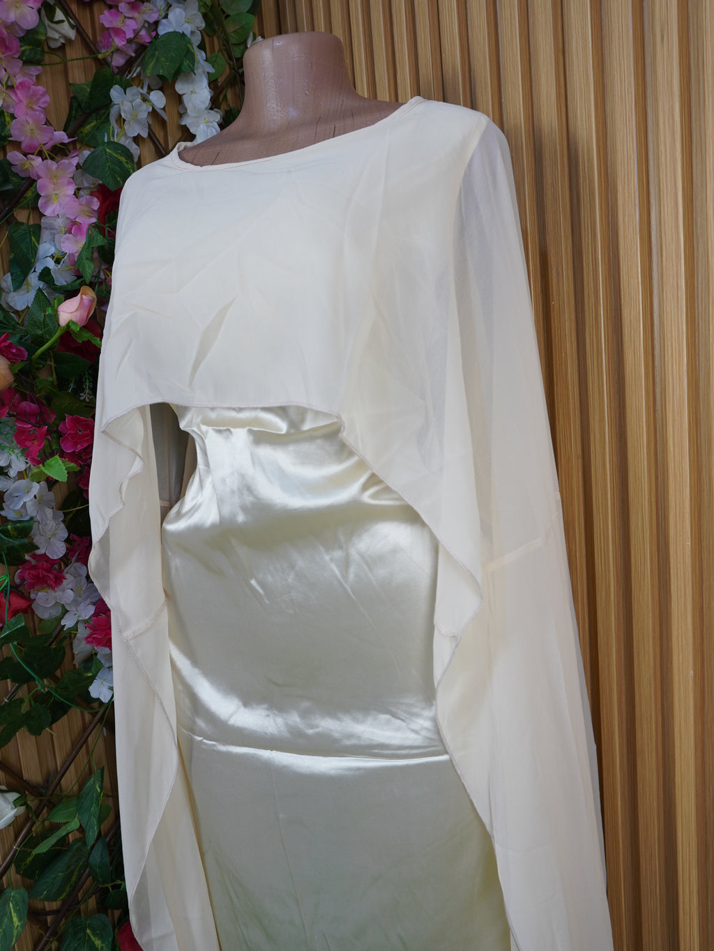 Robe évasée longuemanches longues-L