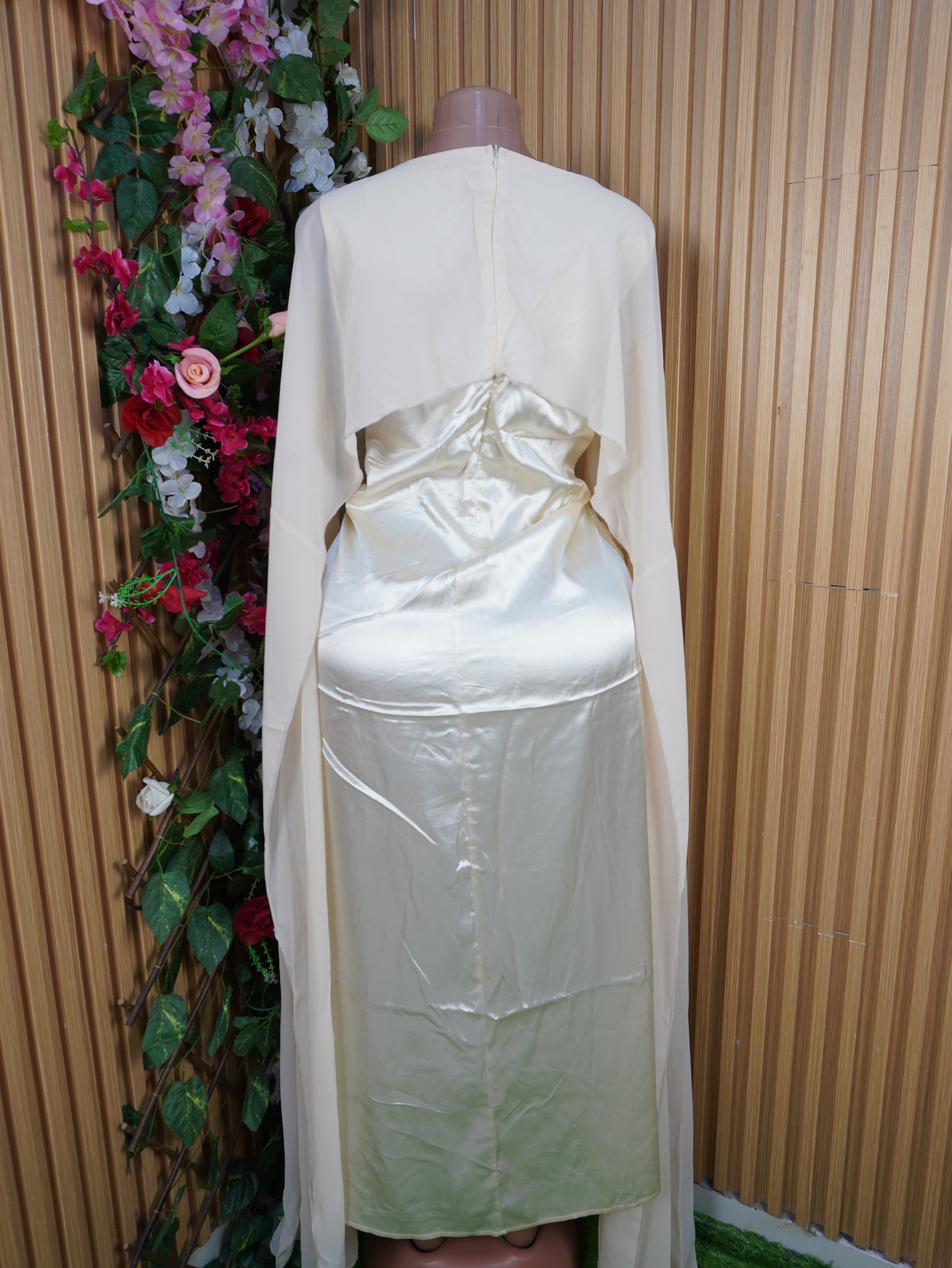 Robe évasée longuemanches longues-L