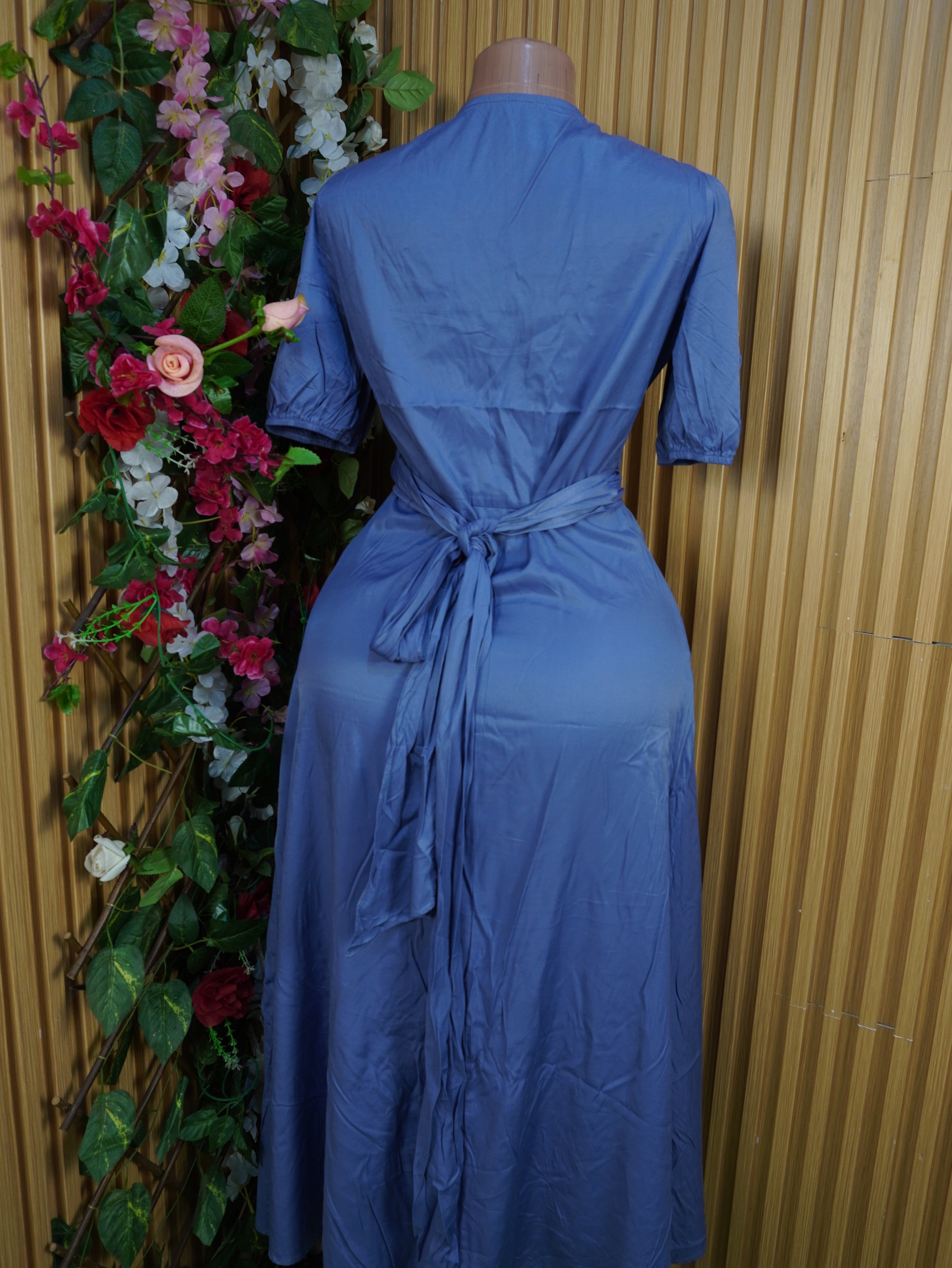 Robe évasée mi-longue manches courtes ceintrée-M