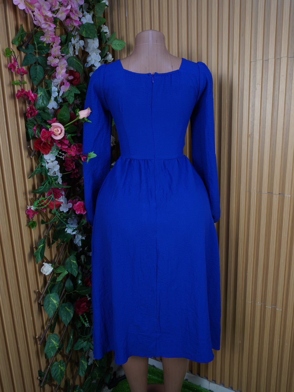 Robe évasée longue manches longues décolletée-S