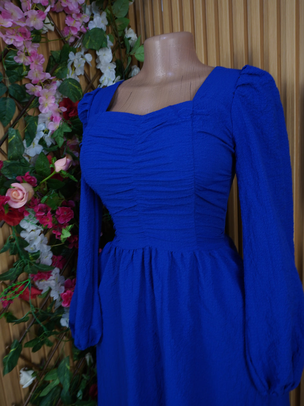 Robe évasée longue manches longues décolletée-S