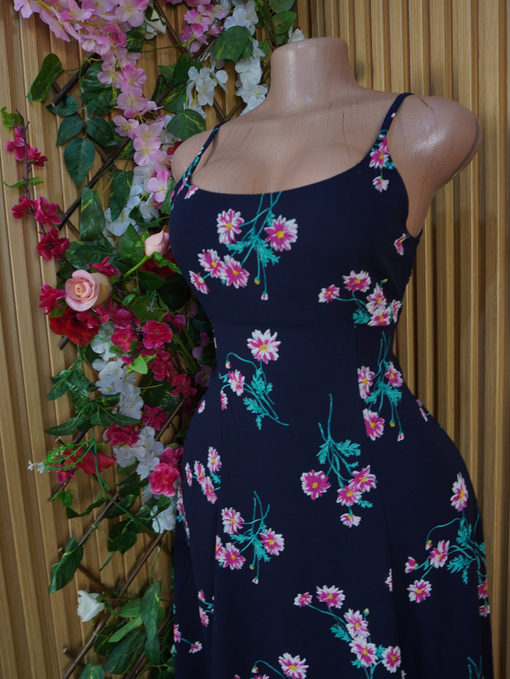 Robe évasée longue à fines betelles imprimée fleurie-M