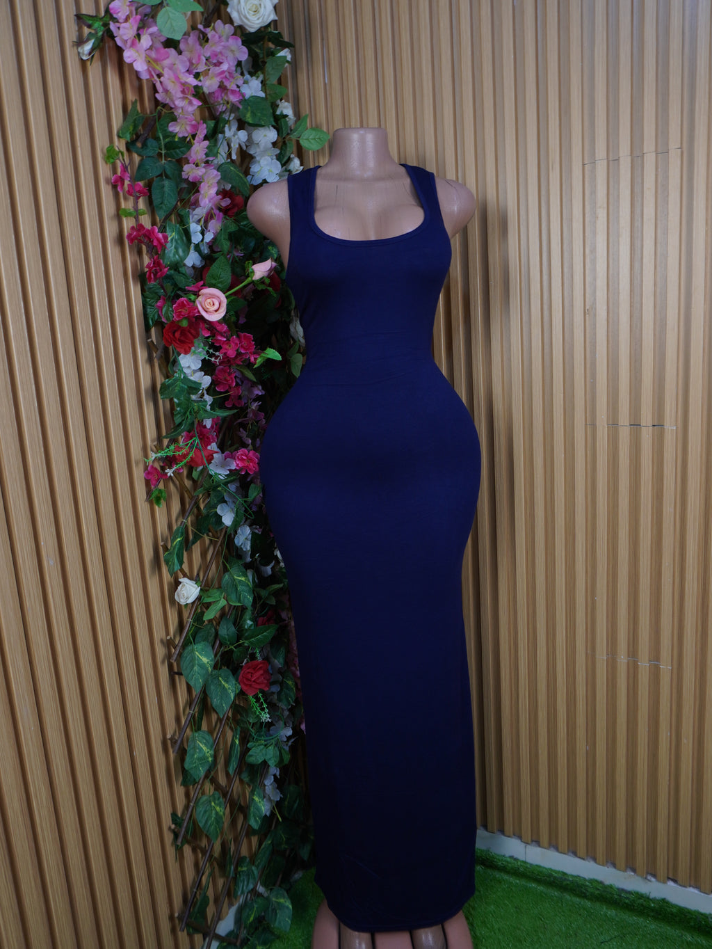 Robe moulante longue sans manches-L
