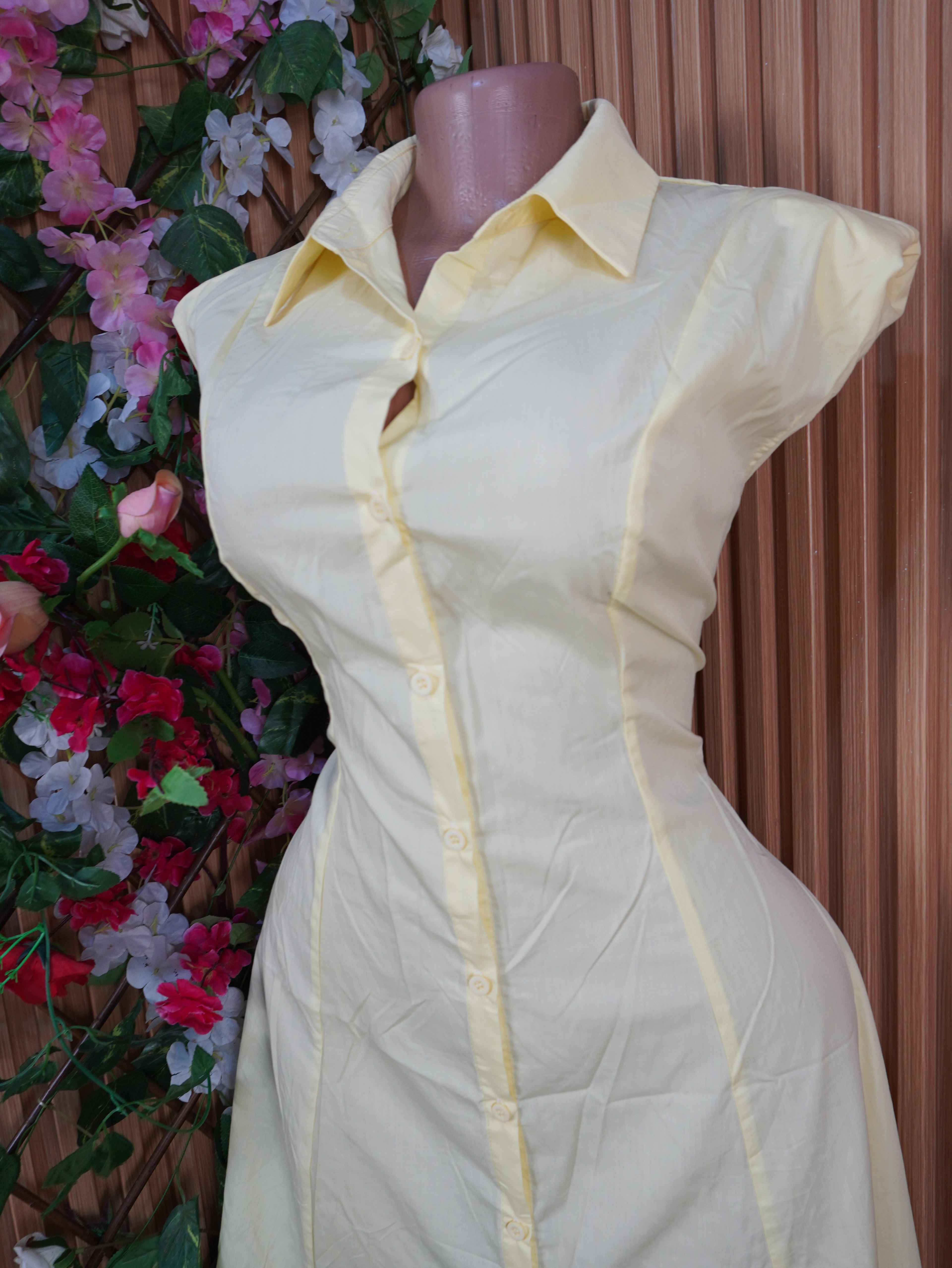 Robe évasée mi-longue sans  manches col chemise-S