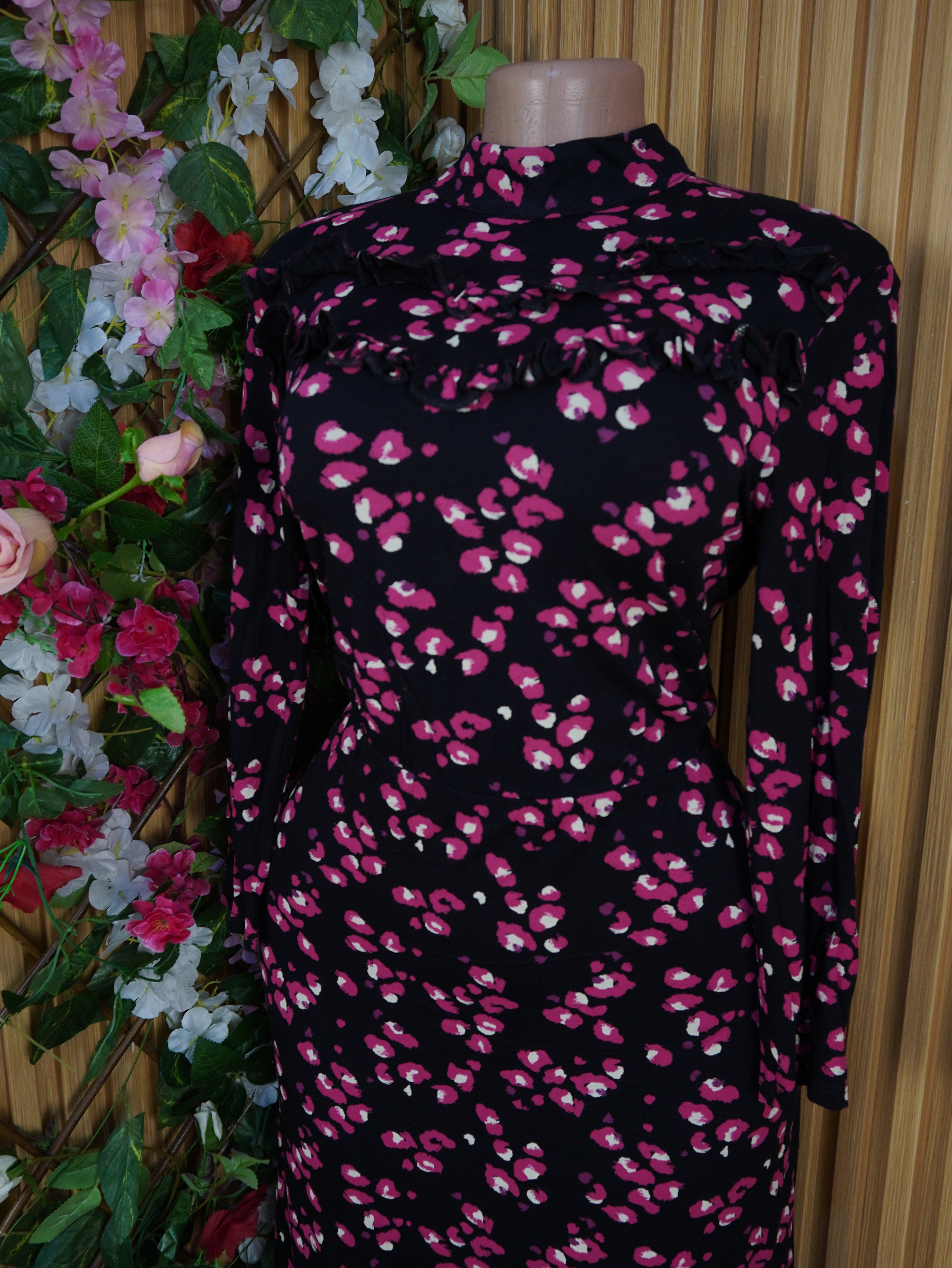 Robe évasée mi-longue manches longues dénudée-S