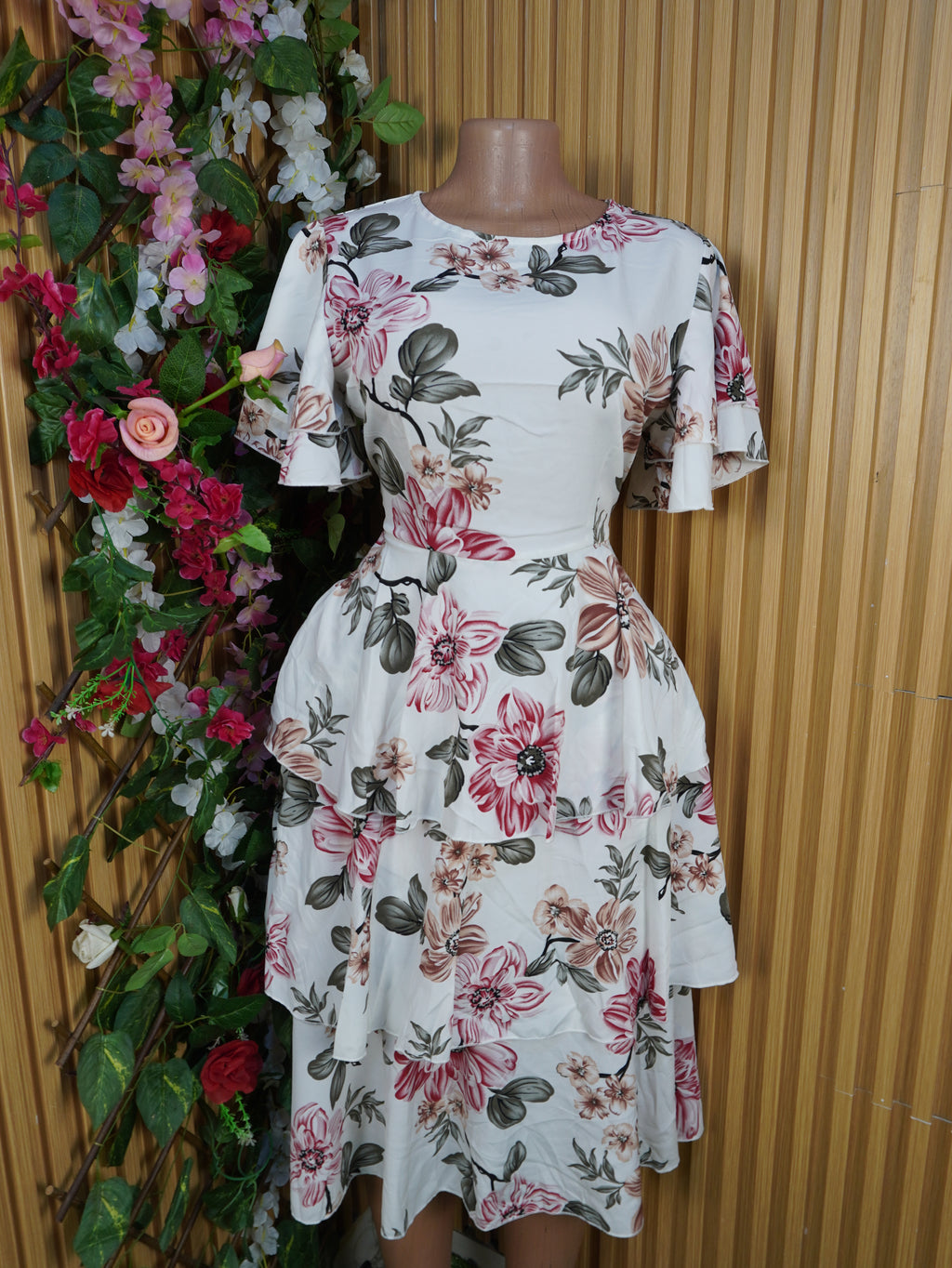 Robe évasée manchescourtes imprimée fleurie décolletée-M