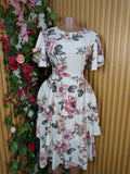 Robe évasée manchescourtes imprimée fleurie décolletée-M
