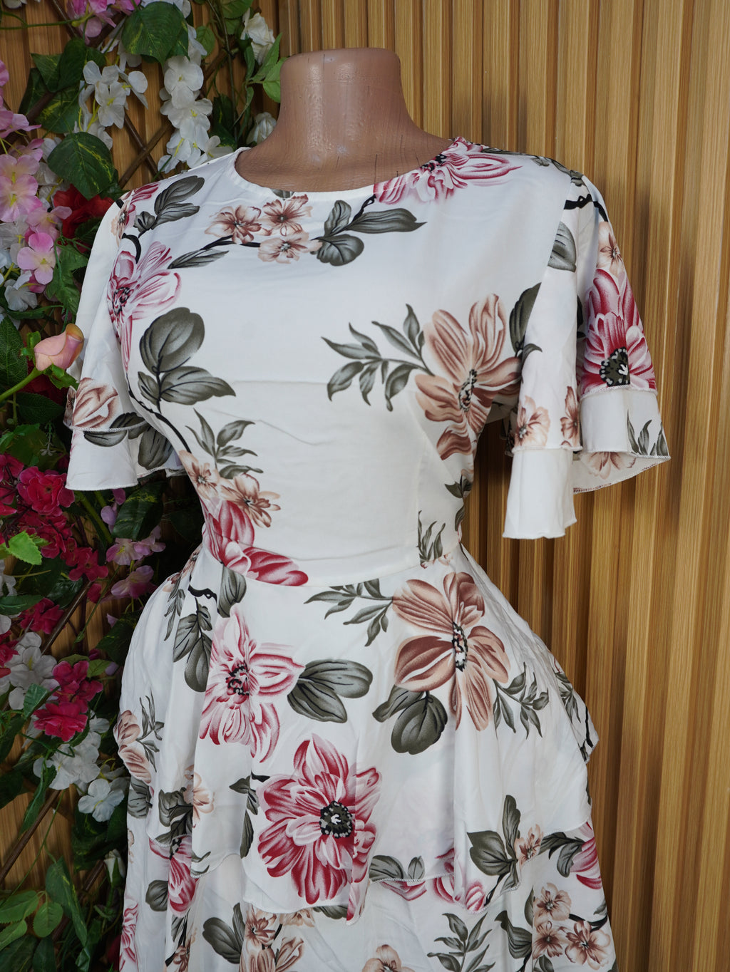 Robe évasée manchescourtes imprimée fleurie décolletée-M
