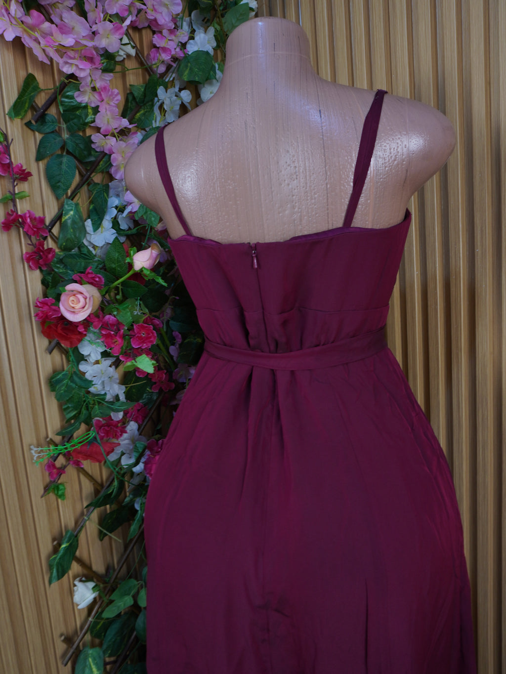 Robe  évasée longue à fines bretelles ceintrée-M