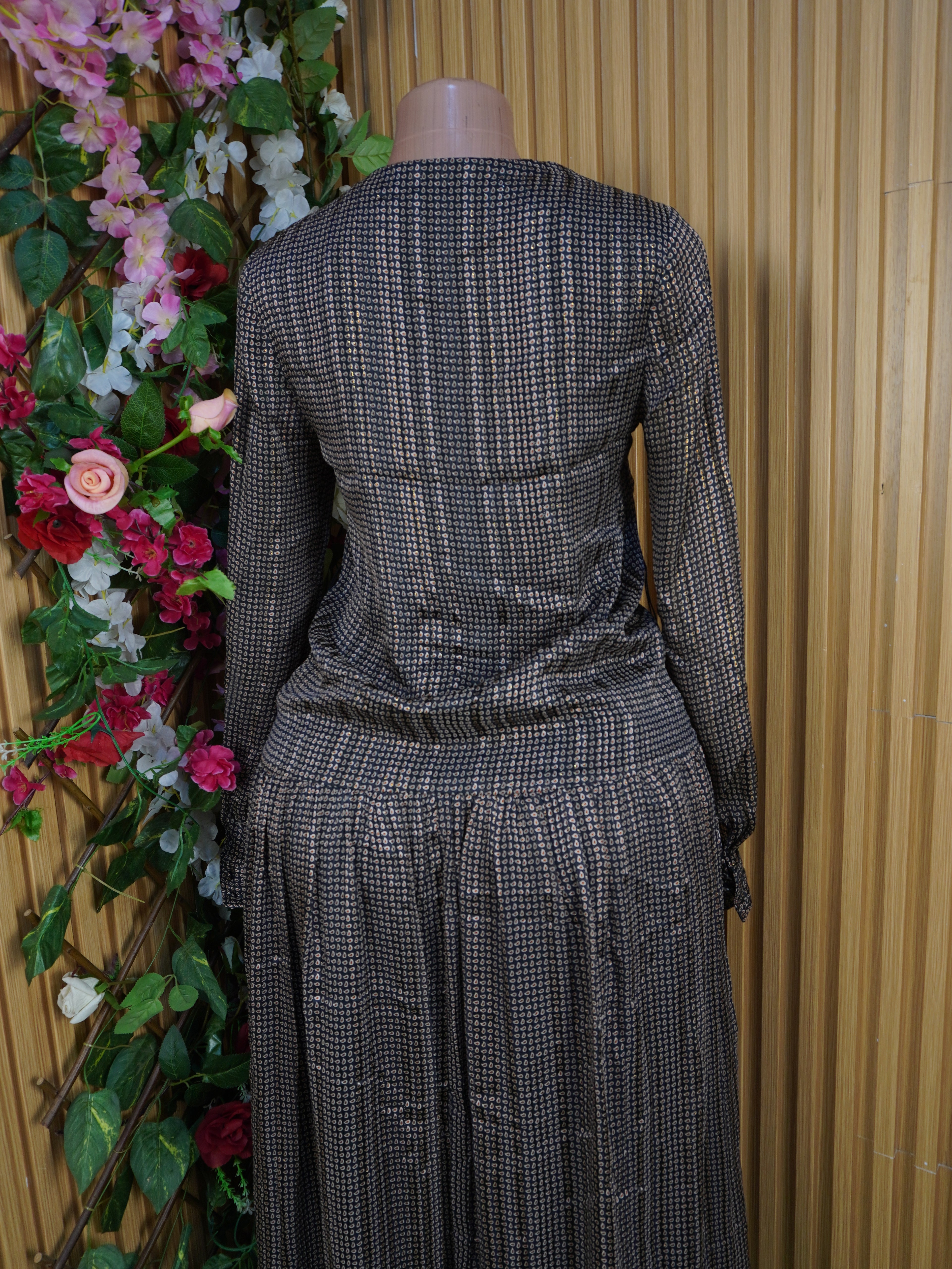 Robe évasée longue manches longues décolletée-S